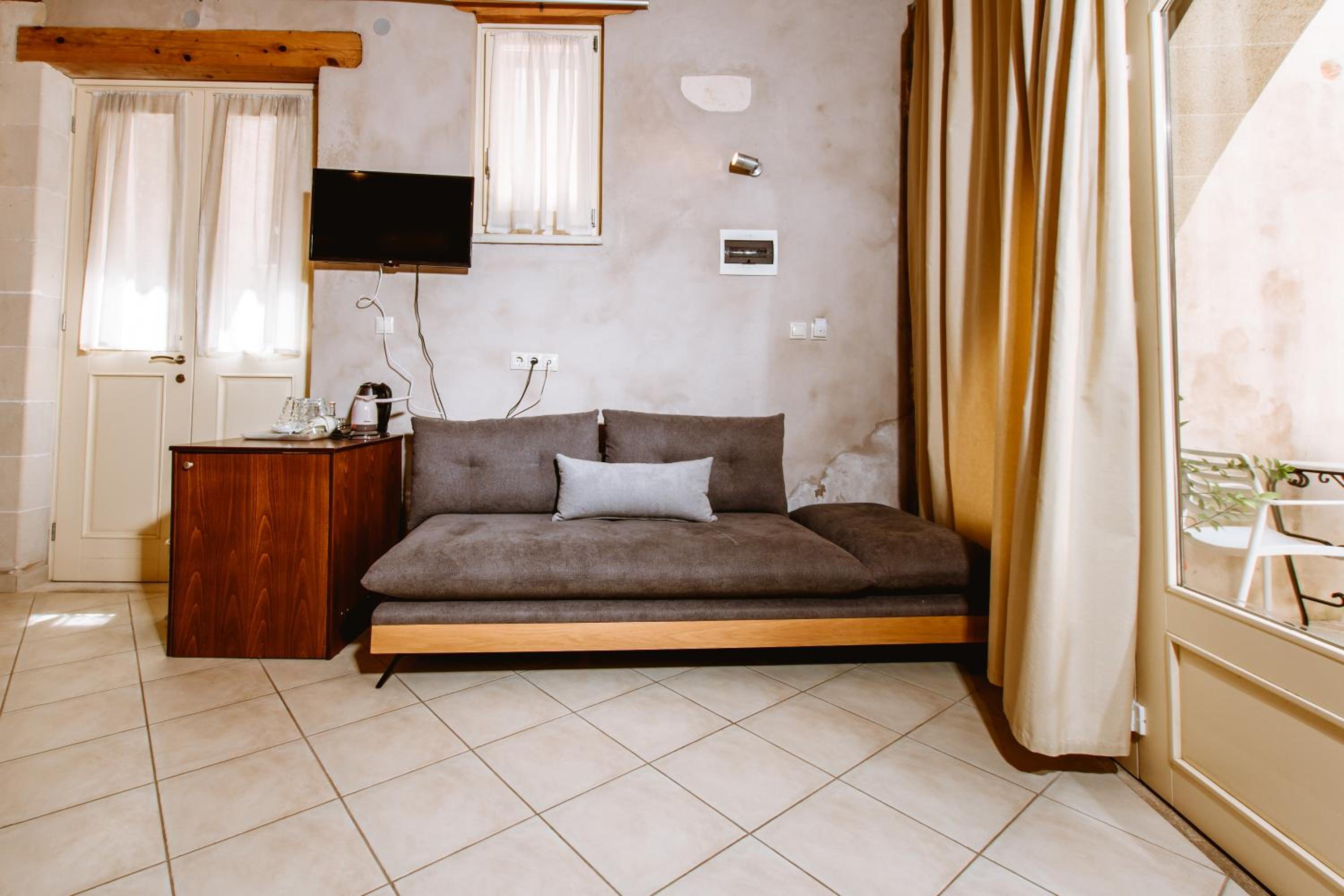 Bozzali Deluxe Hotel