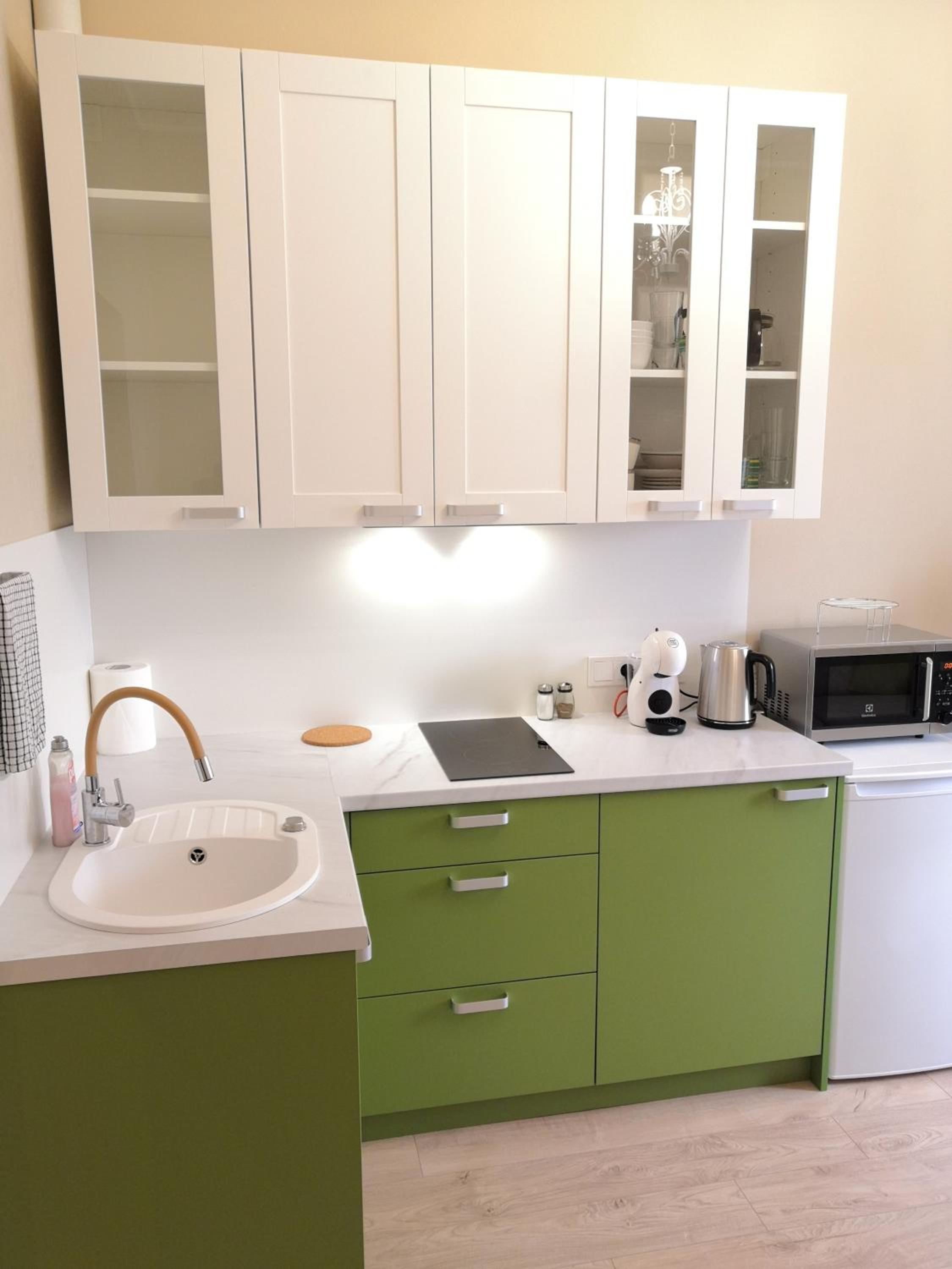 Cosy one seperate bedroom apartment in city center, perfect for family trip. view 2