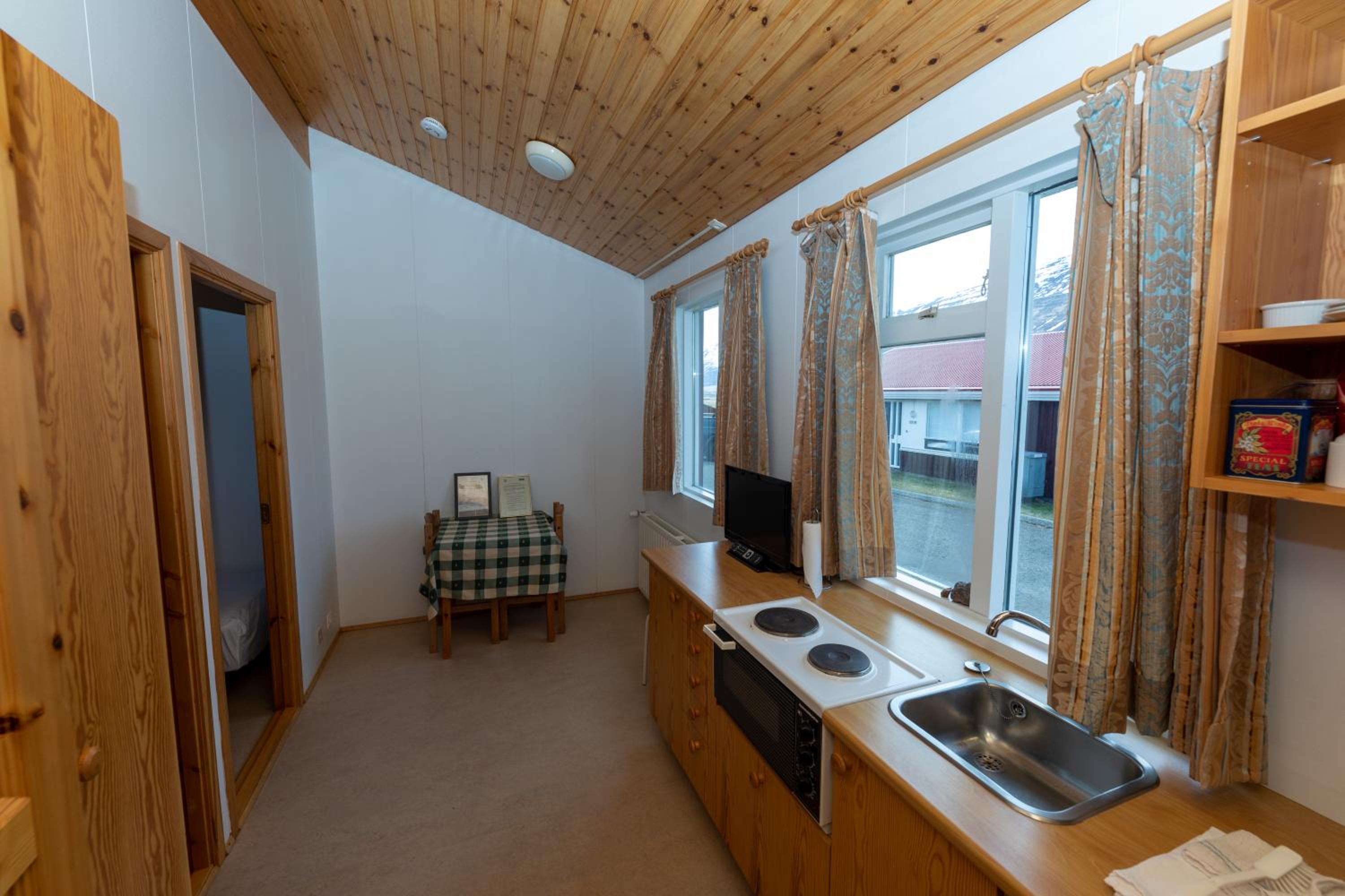 Kaffi Holar Cottages and Apartments view 3