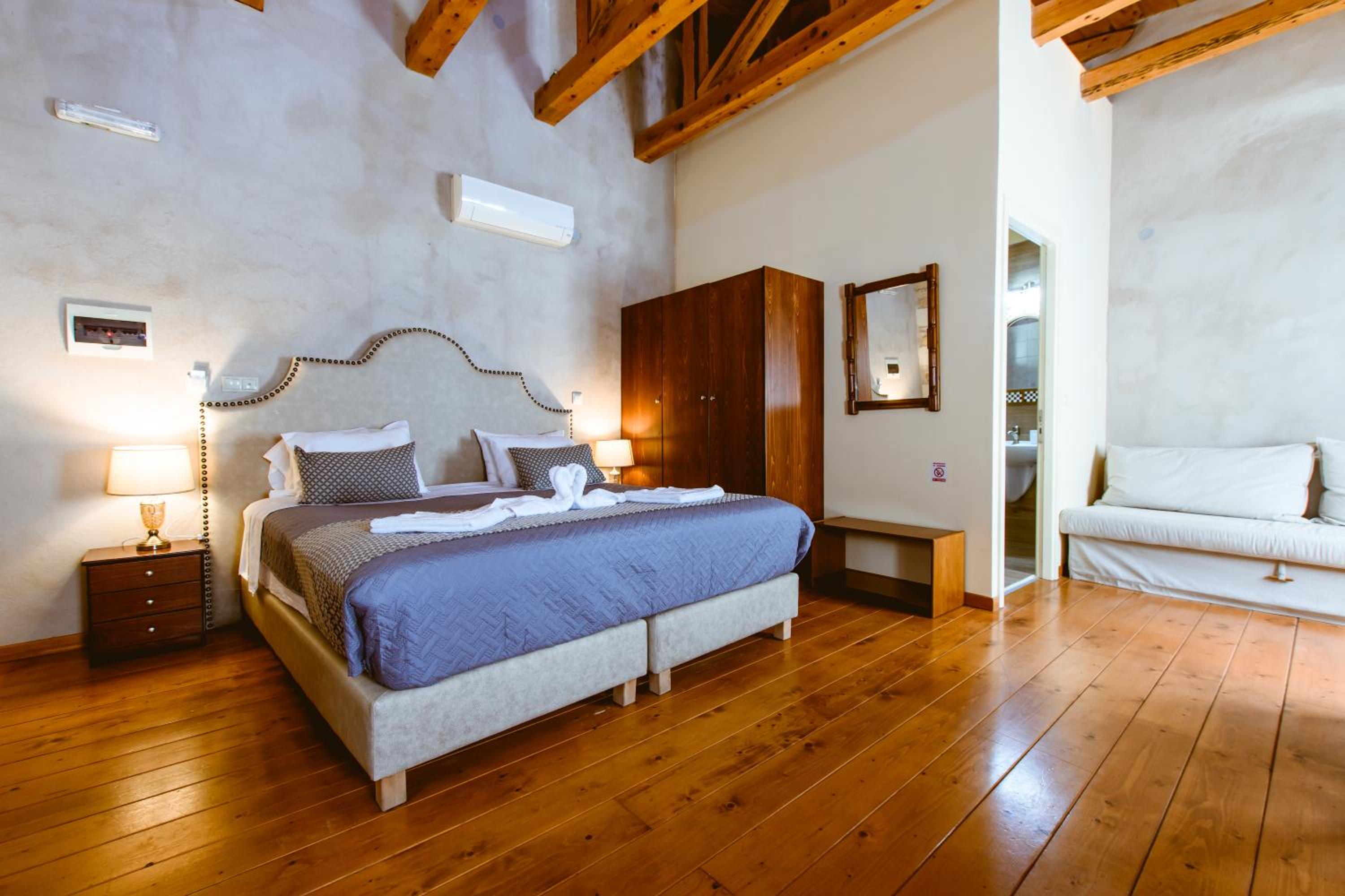 Bozzali Deluxe Hotel