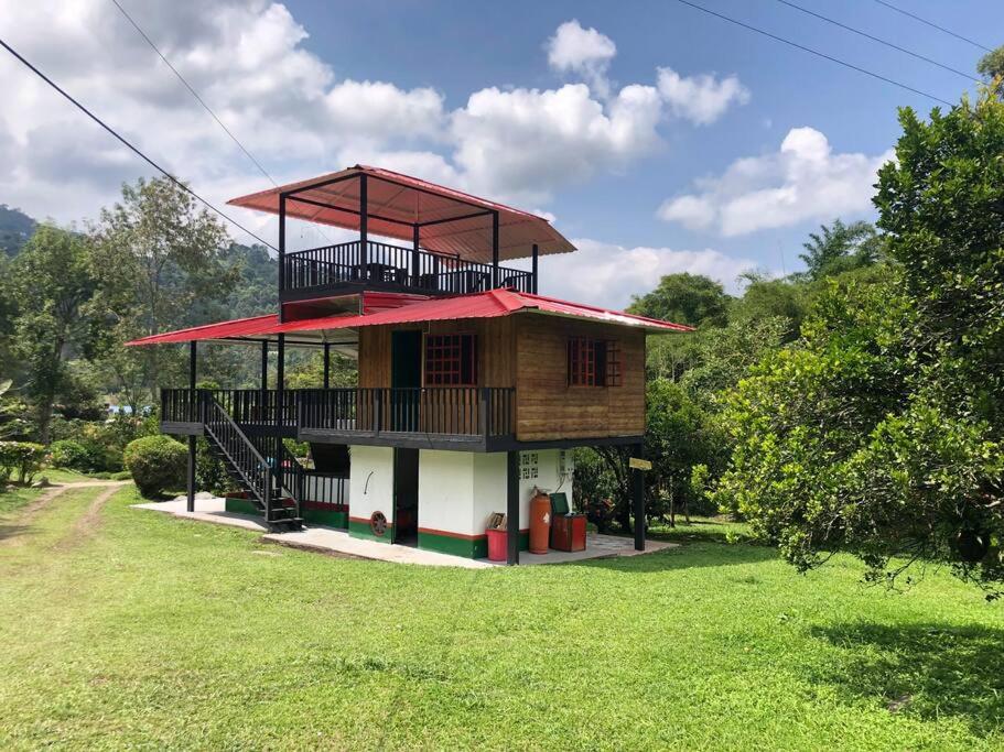 Hotel Hermosa Cabana En Finca Cafetera Con Zonas Verdes, Avistamiento De Aves, Paisaje Cafetero