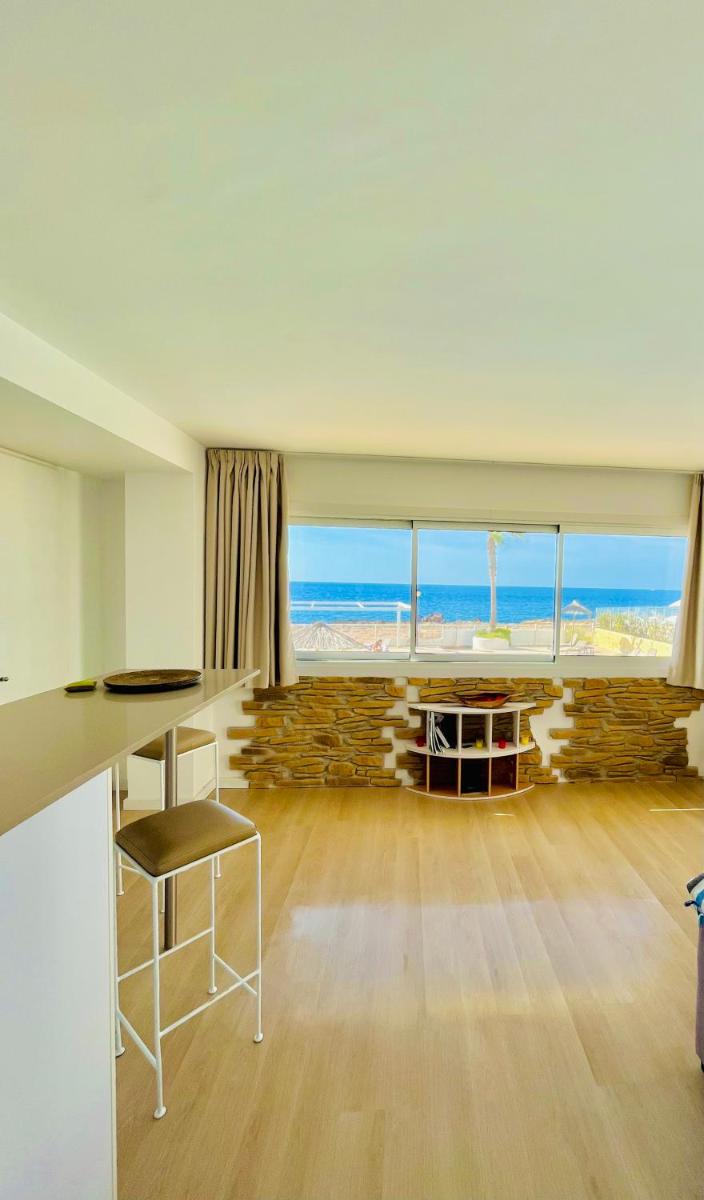 SES FONTANELLAS view 3
