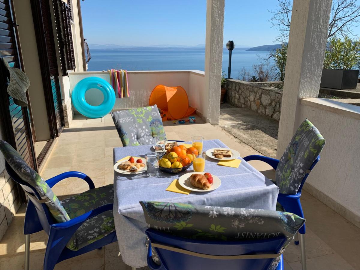 Apartments near the beach, with terraces and seaview at House B. view 2