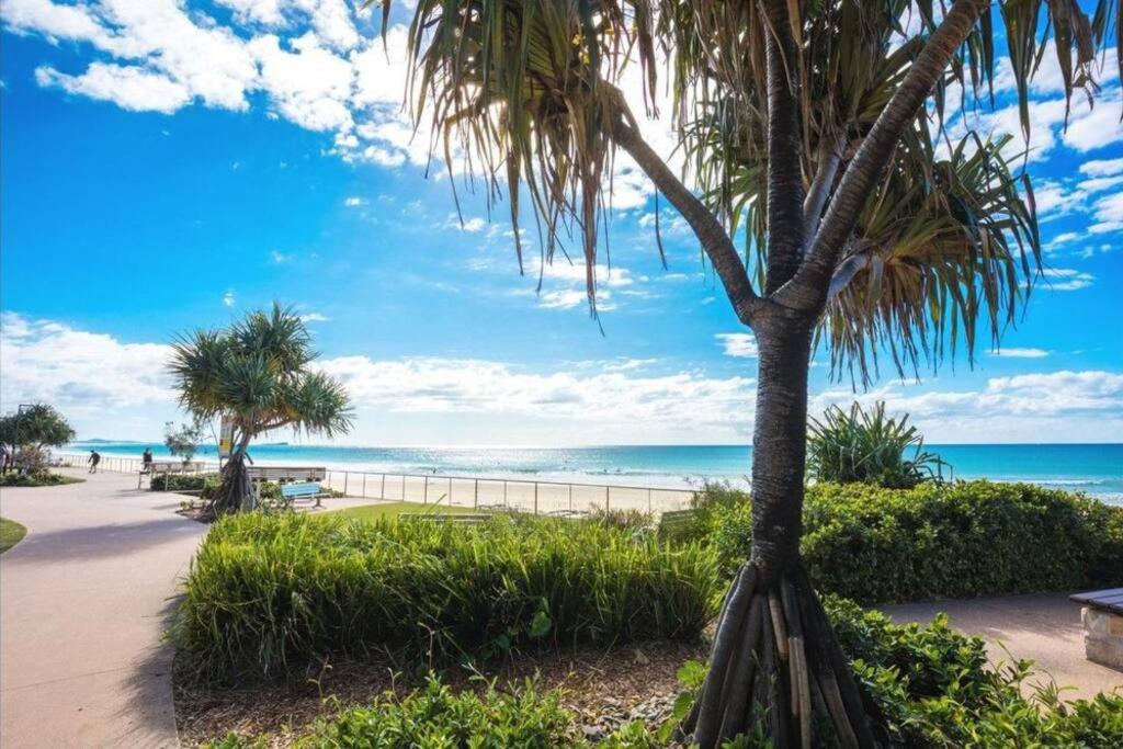 Coastal Chic Apartment - Mooloolaba and Alex