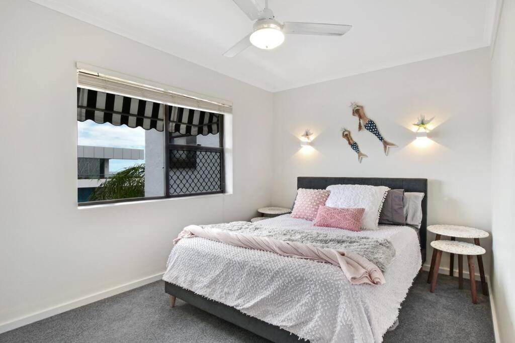 Coastal Chic Apartment - Mooloolaba and Alex