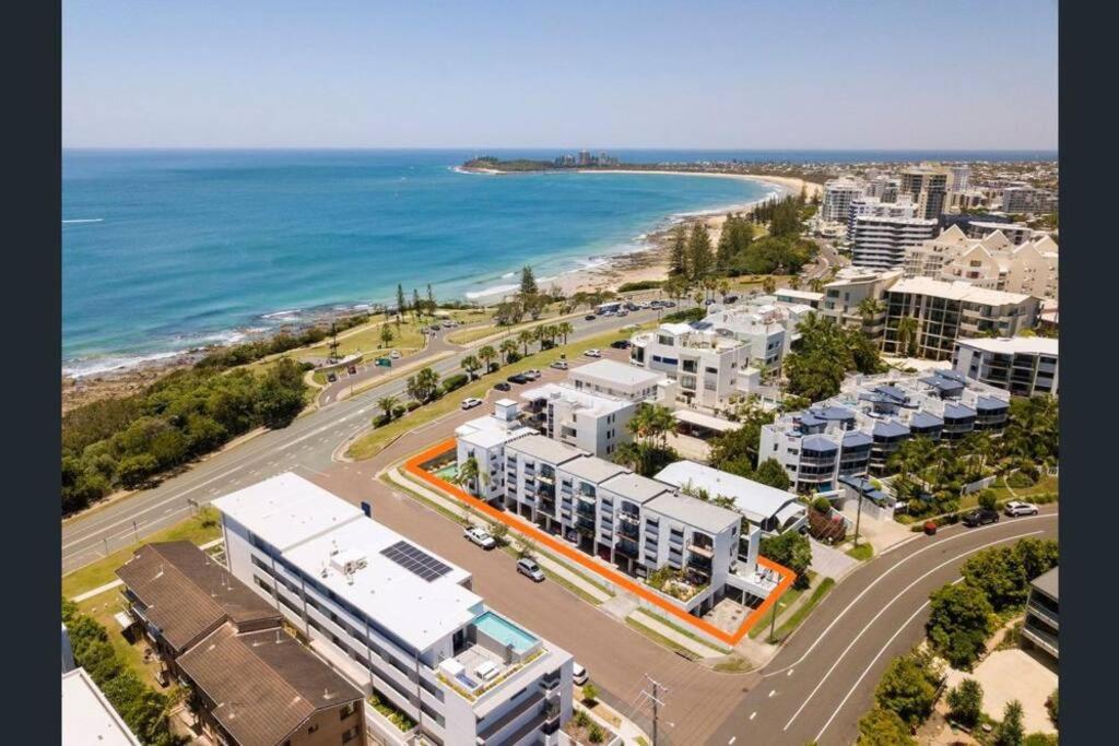 Coastal Chic Apartment - Mooloolaba and Alex