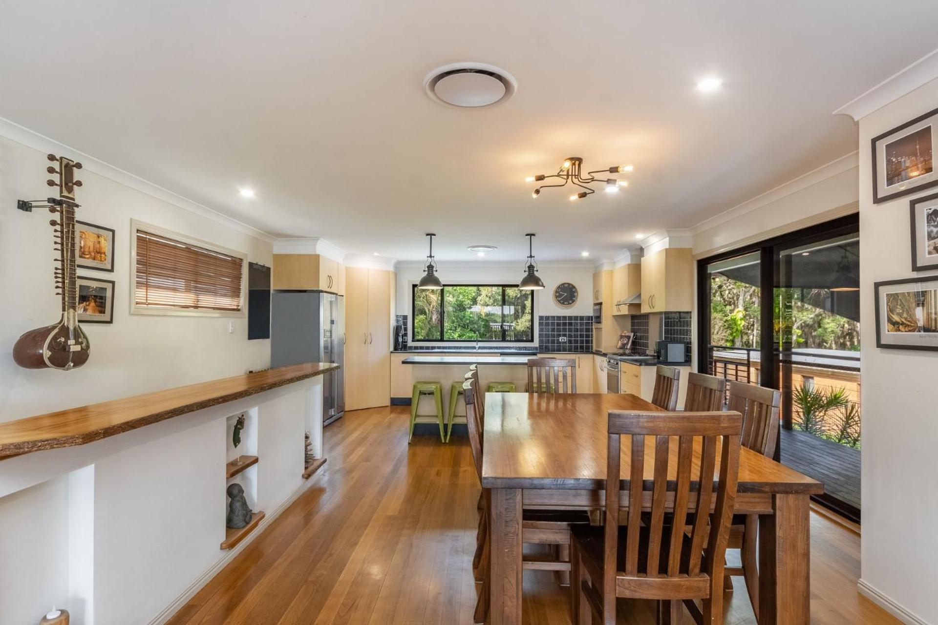 Bayview Beach House - Pet Friendly Holiday Home with a Pool - Holiday Yamba