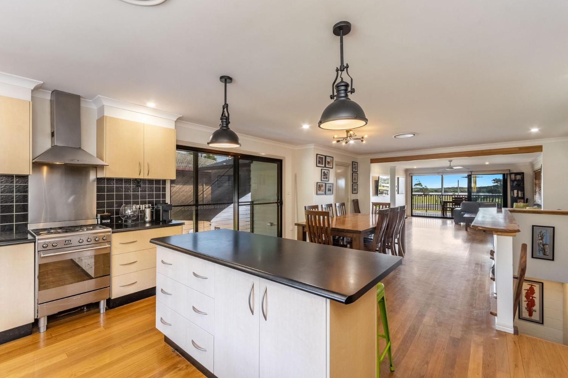 Bayview Beach House - Pet Friendly Holiday Home with a Pool - Holiday Yamba