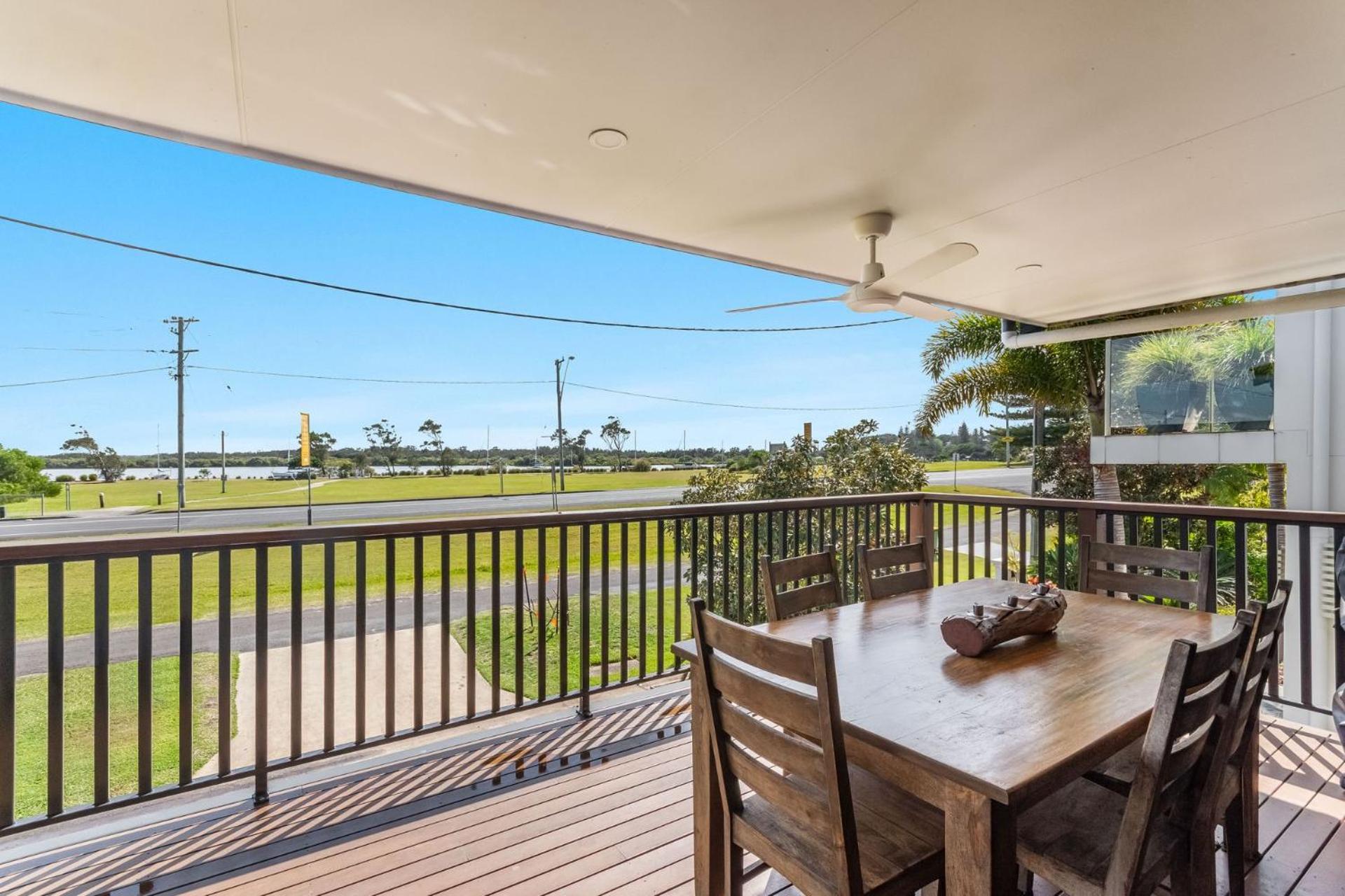 Bayview Beach House - Pet Friendly Holiday Home with a Pool - Holiday Yamba