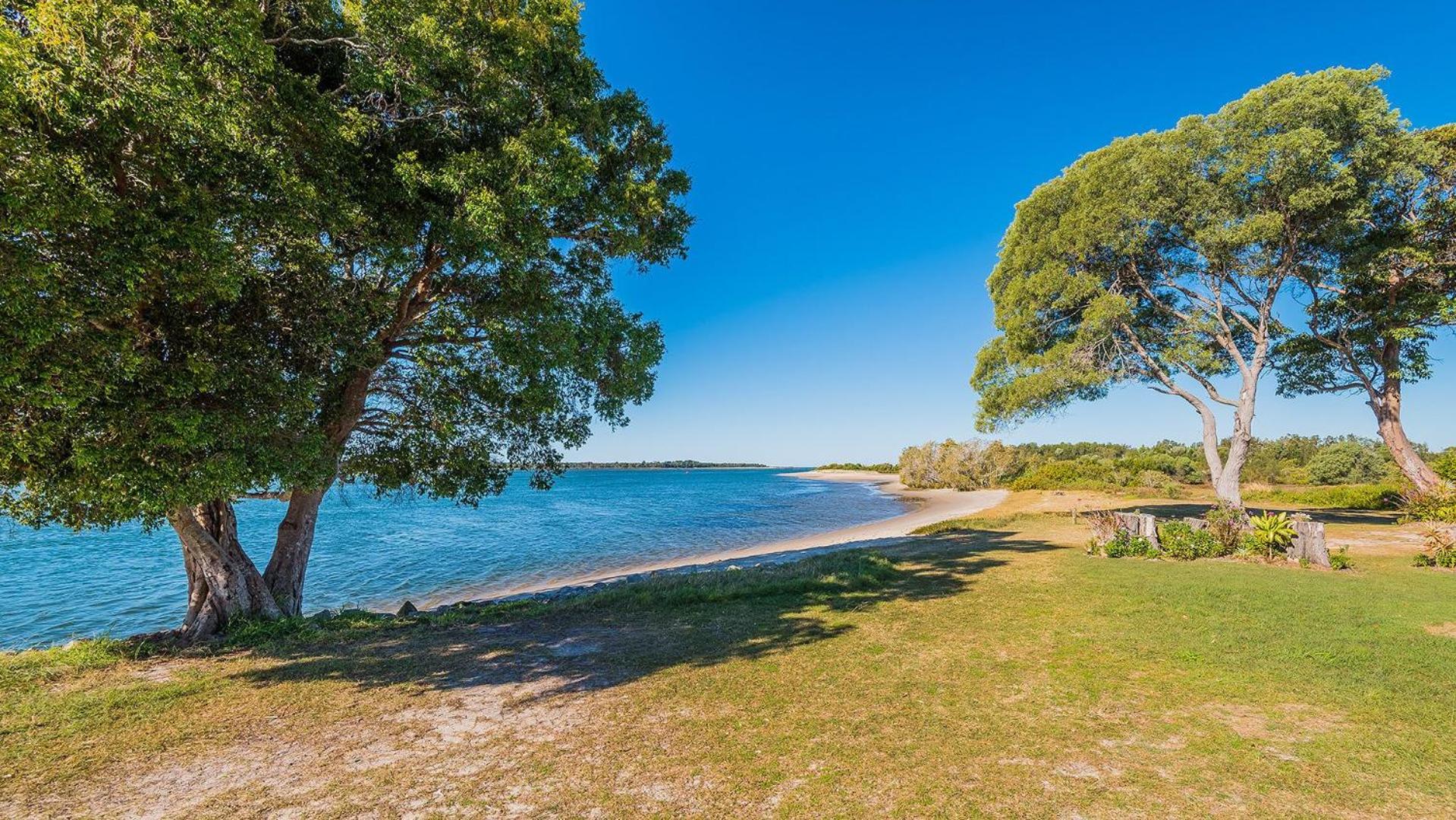 Peninsula Court Unit 10 - Absolute Riverside Bliss - Holiday Yamba