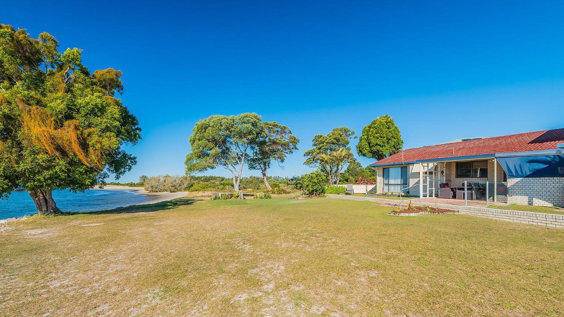 Peninsula Court Unit 10 - Absolute Riverside Bliss - Holiday Yamba