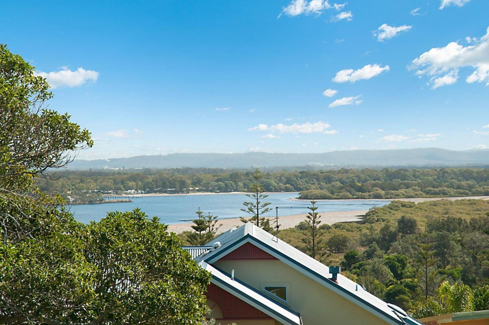 Pilotage 1 - Style, Views & Perfect Location - Holiday Yamba