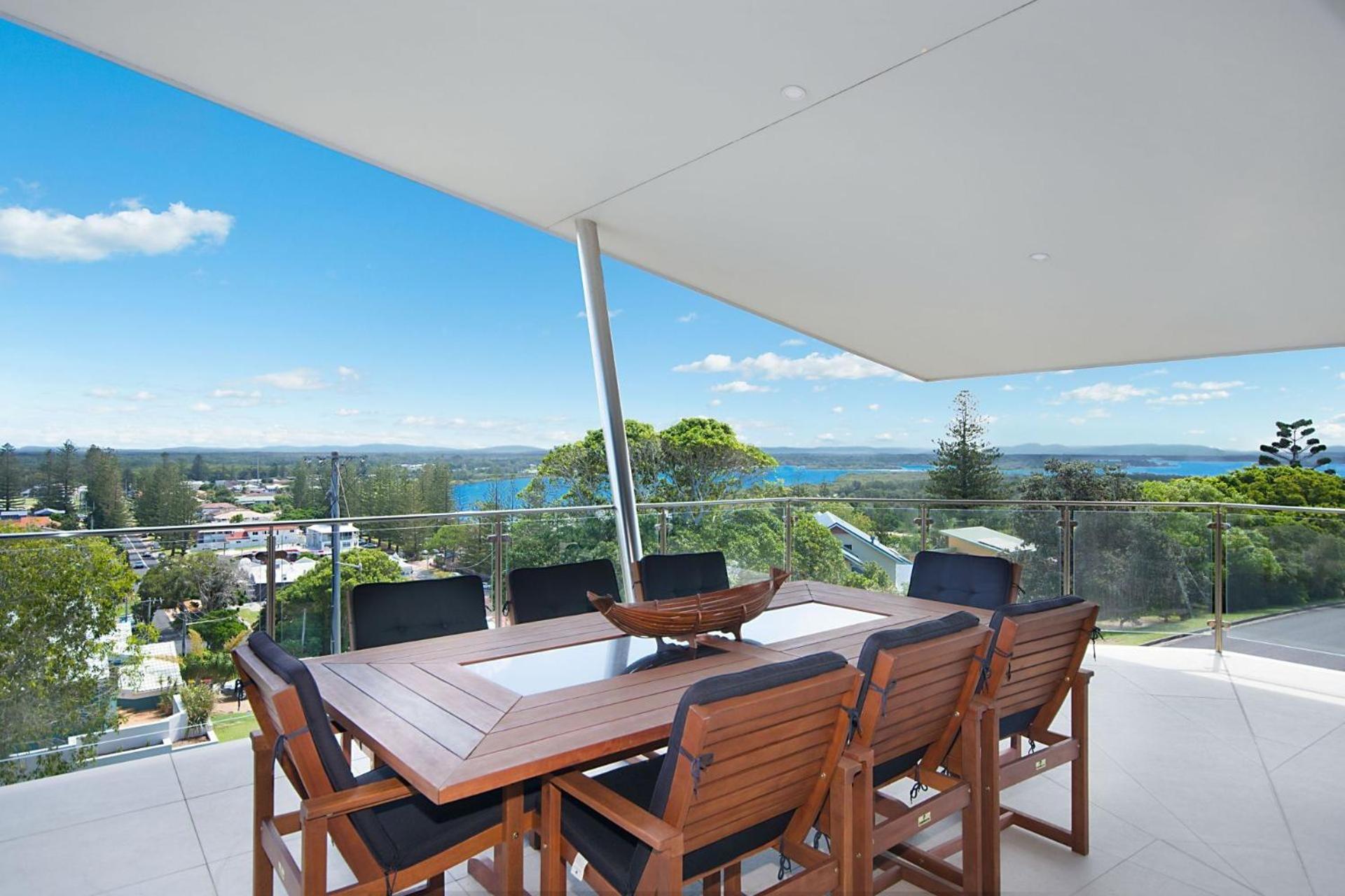Pilotage 4 - Luxury Oceanview Penthouse - Holiday Yamba