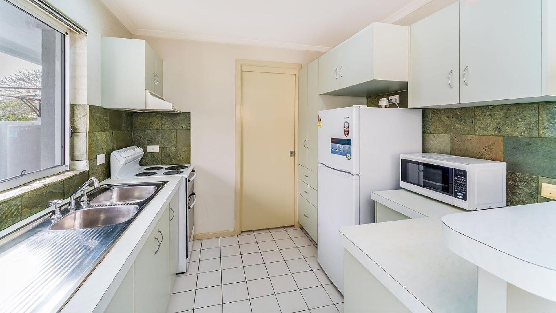 RED Rock - Where Yamba Adventures Meet Townhouse Comfort - Holiday Yamba view 3