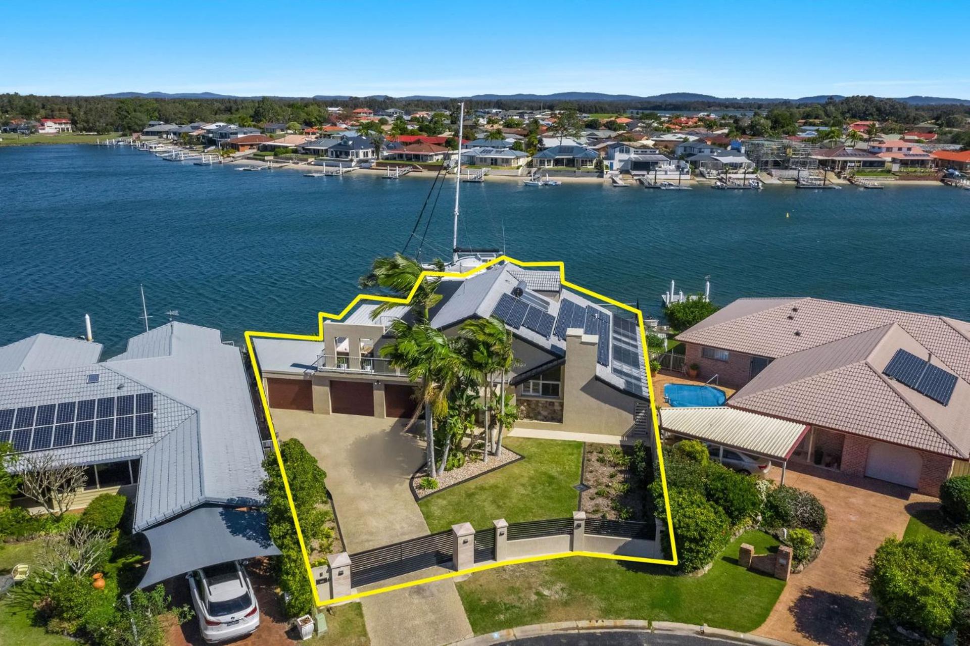 Tecoma 3 - Most Popular Waterfront - Holiday Yamba