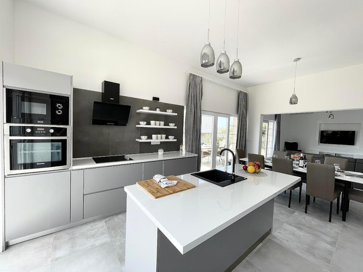Luxury Vacation Home DANI