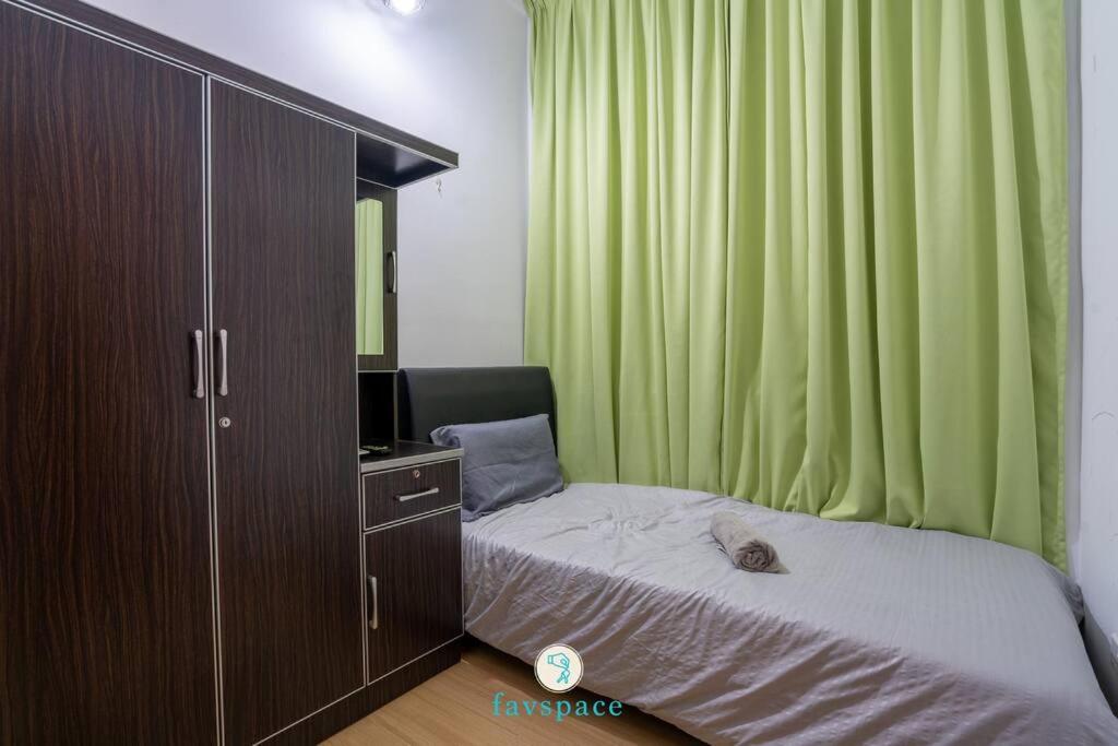 Lovely 4-bedroom condo with pool for 6 pax - Cheras