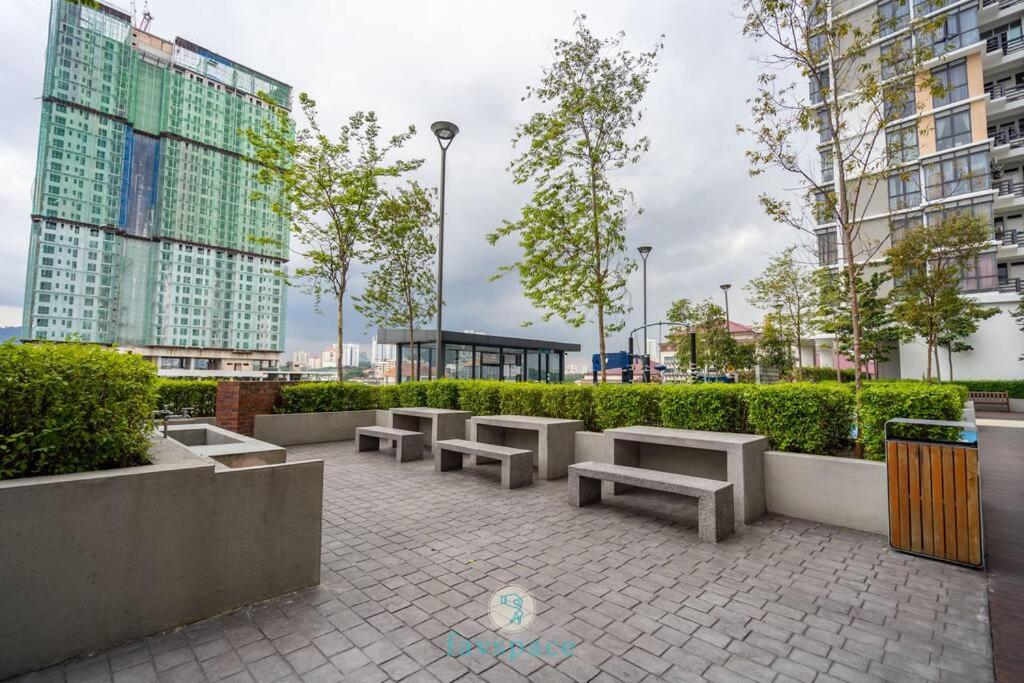 Lovely 4-bedroom condo with pool for 6 pax - Cheras