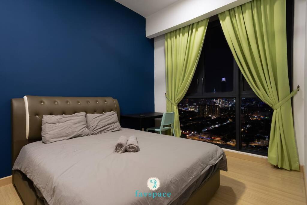 Lovely 4-bedroom condo with pool for 6 pax - Cheras