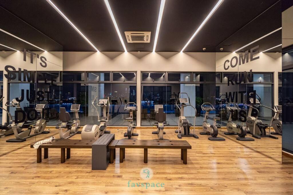 Lovely 4-bedroom condo with pool for 6 pax - Cheras