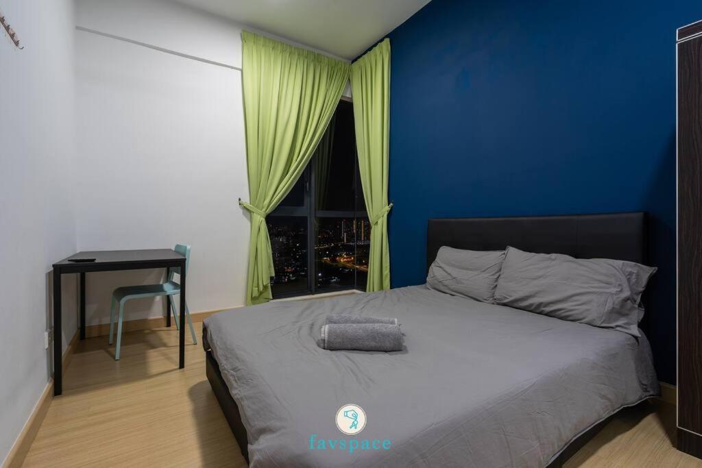 Lovely 4-bedroom condo with pool for 6 pax - Cheras
