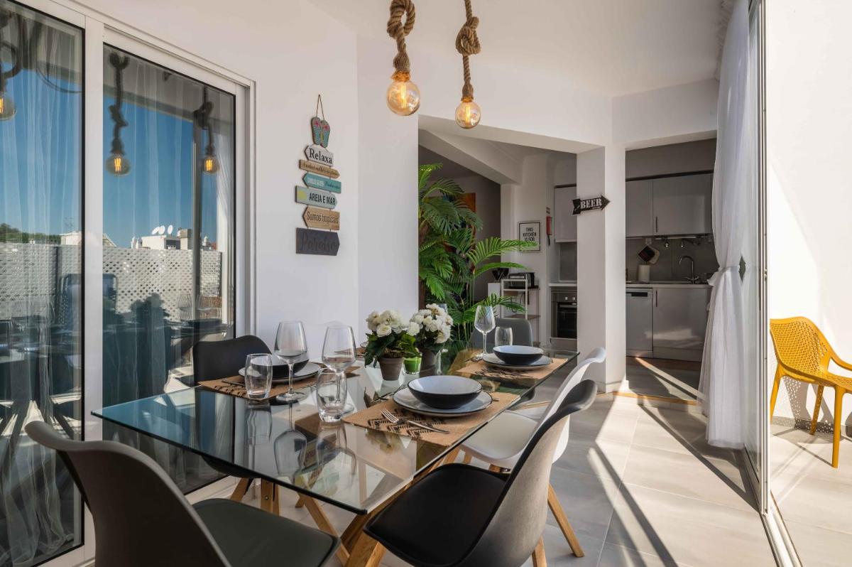 Salgados 2-Bedroom Apartment - 900m from the Beach - Wifi view 2