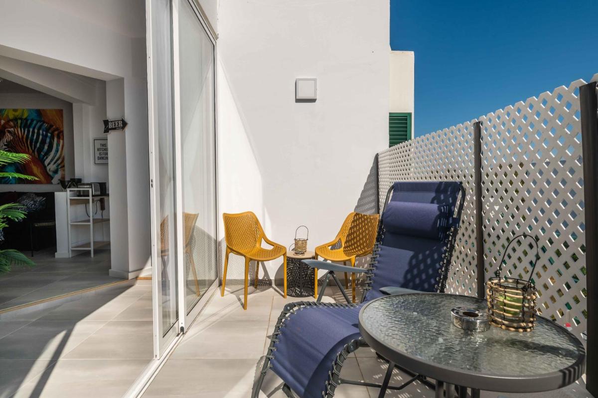 Salgados 2-Bedroom Apartment - 900m from the Beach - Wifi view 5