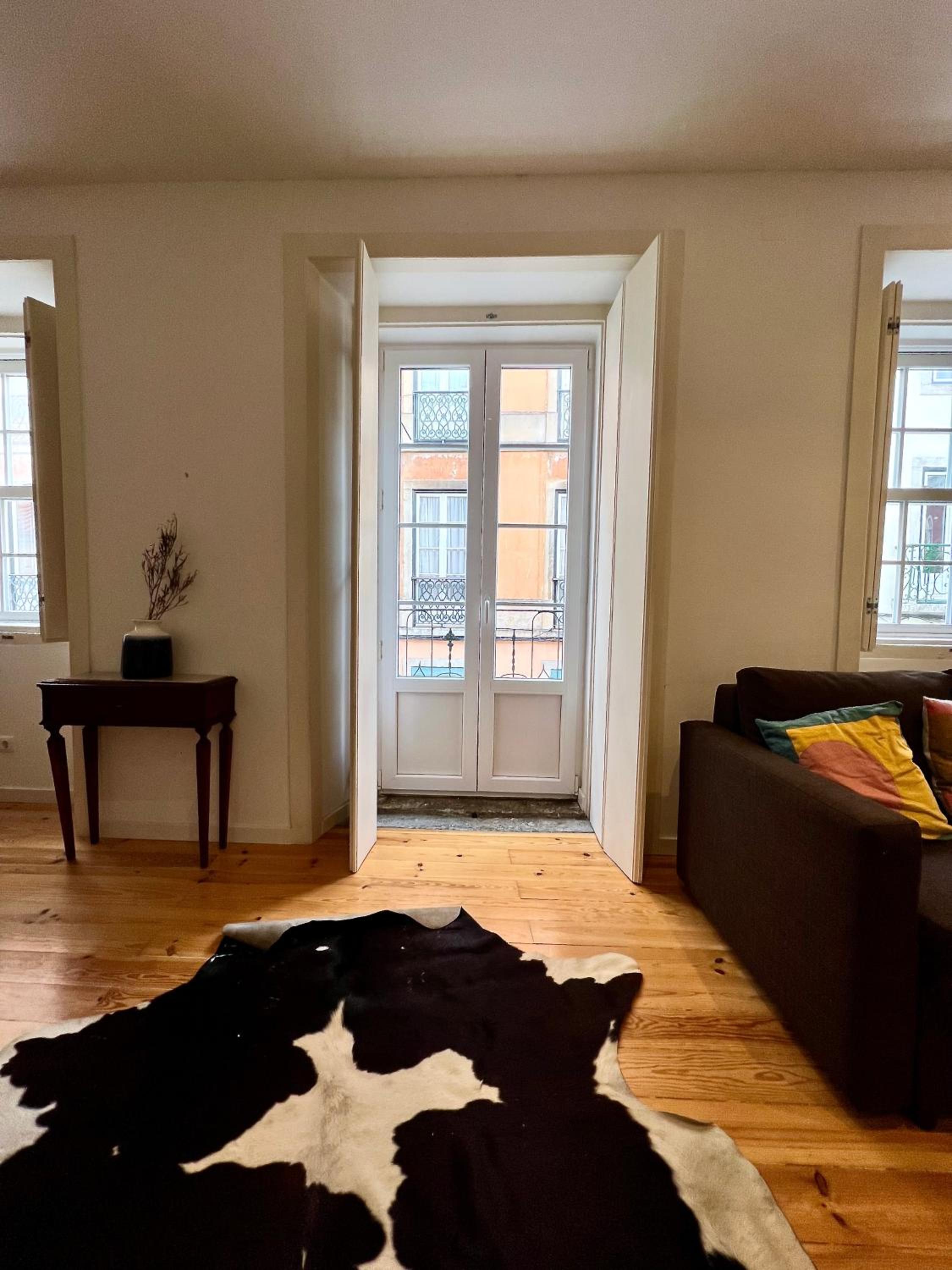 Bright And Sunny Apartment photo 3