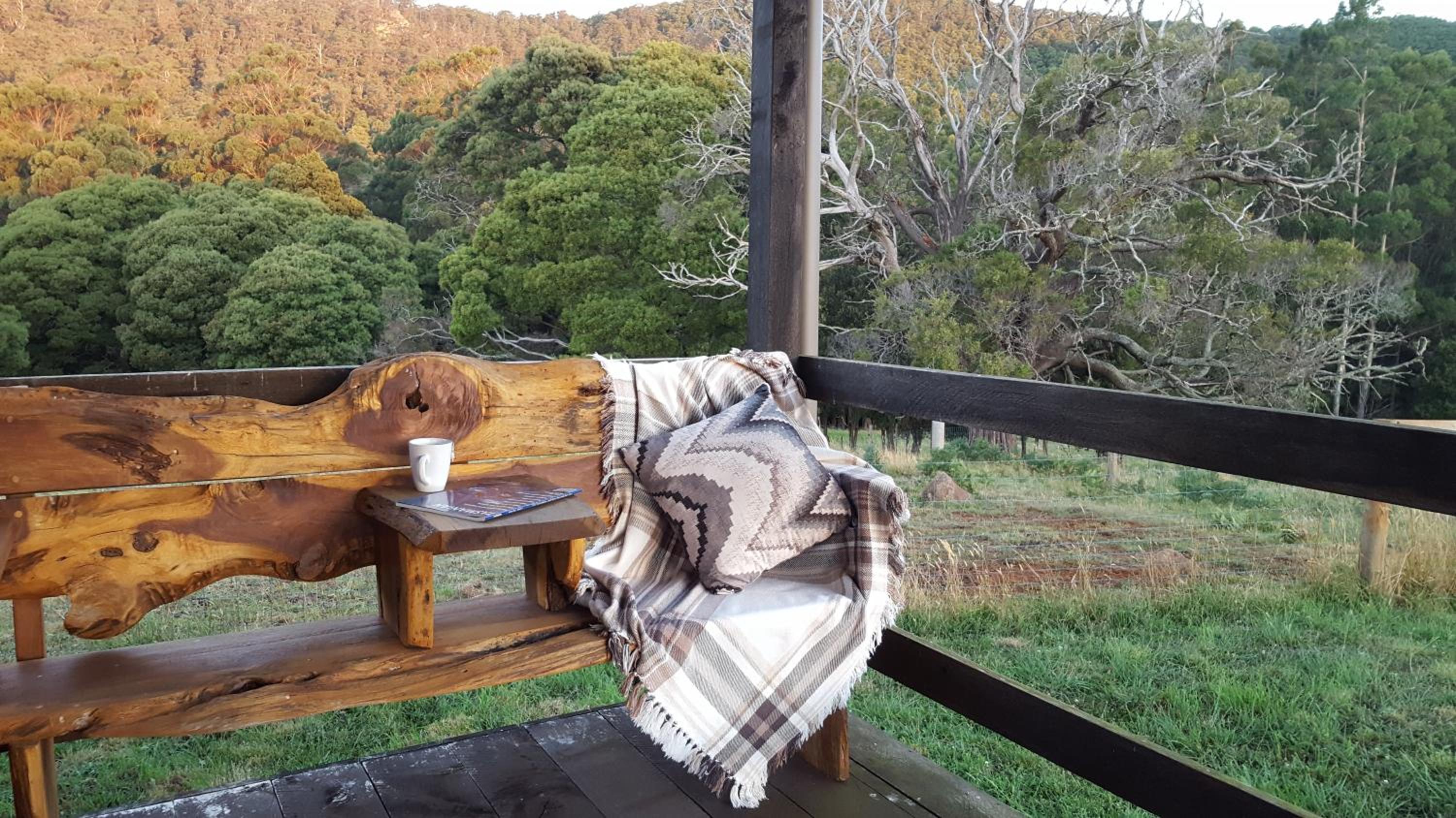 Rustic Hut Bush Retreat