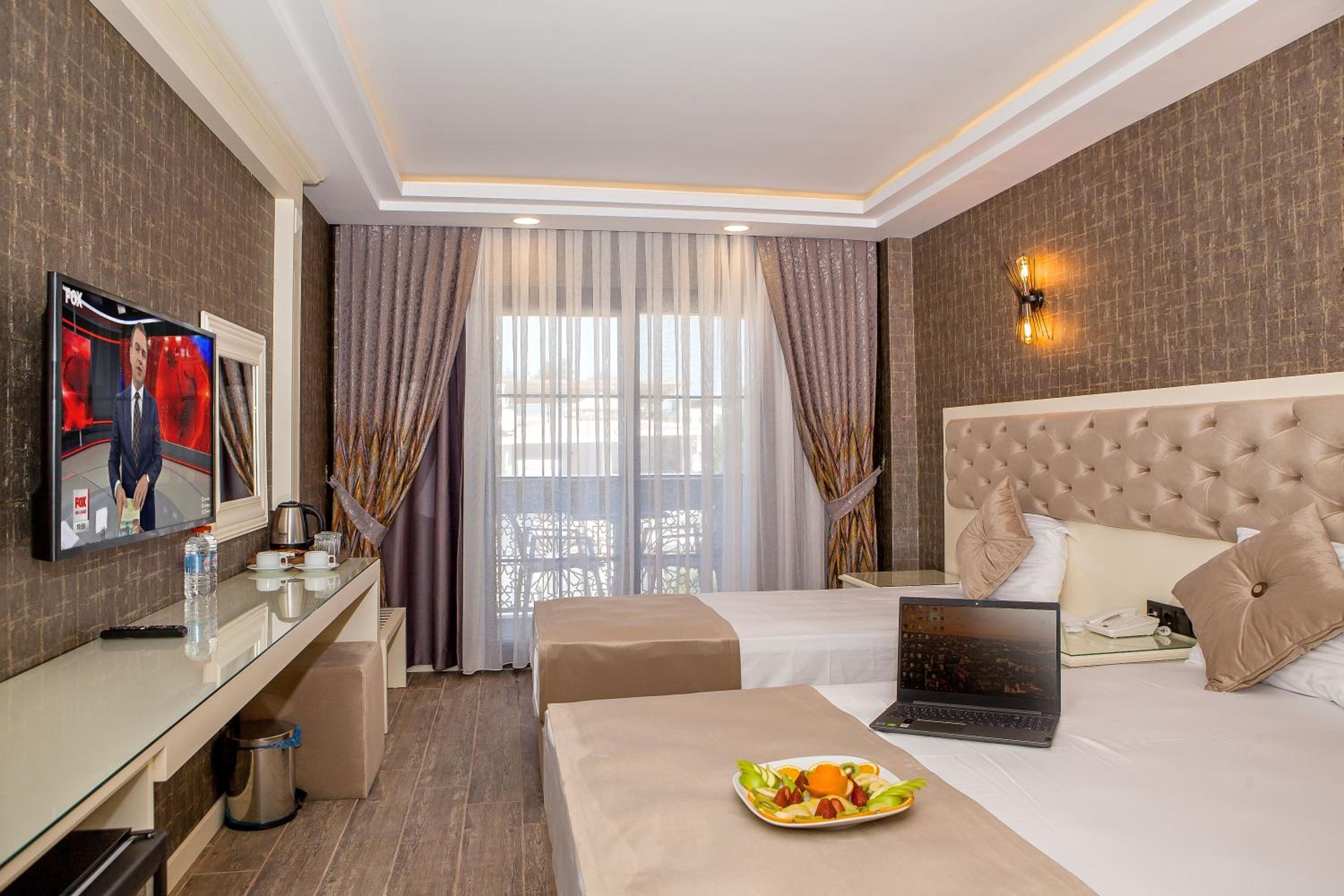 THE LEA HOTELS & SUITE - Image 38