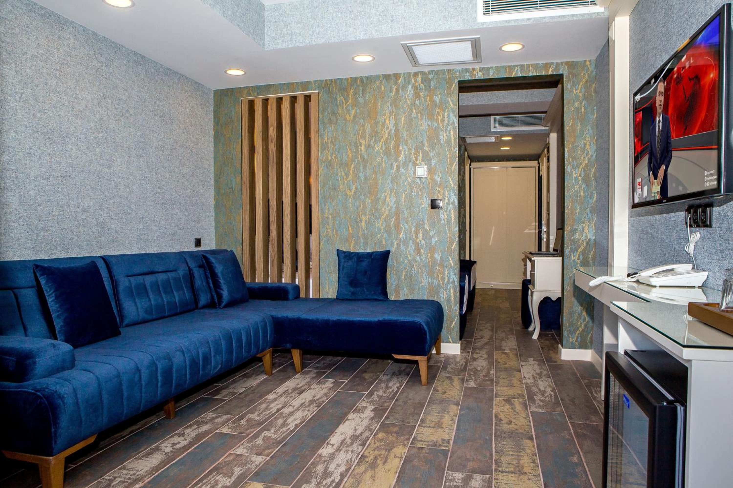 THE LEA HOTELS & SUITE - Image 20