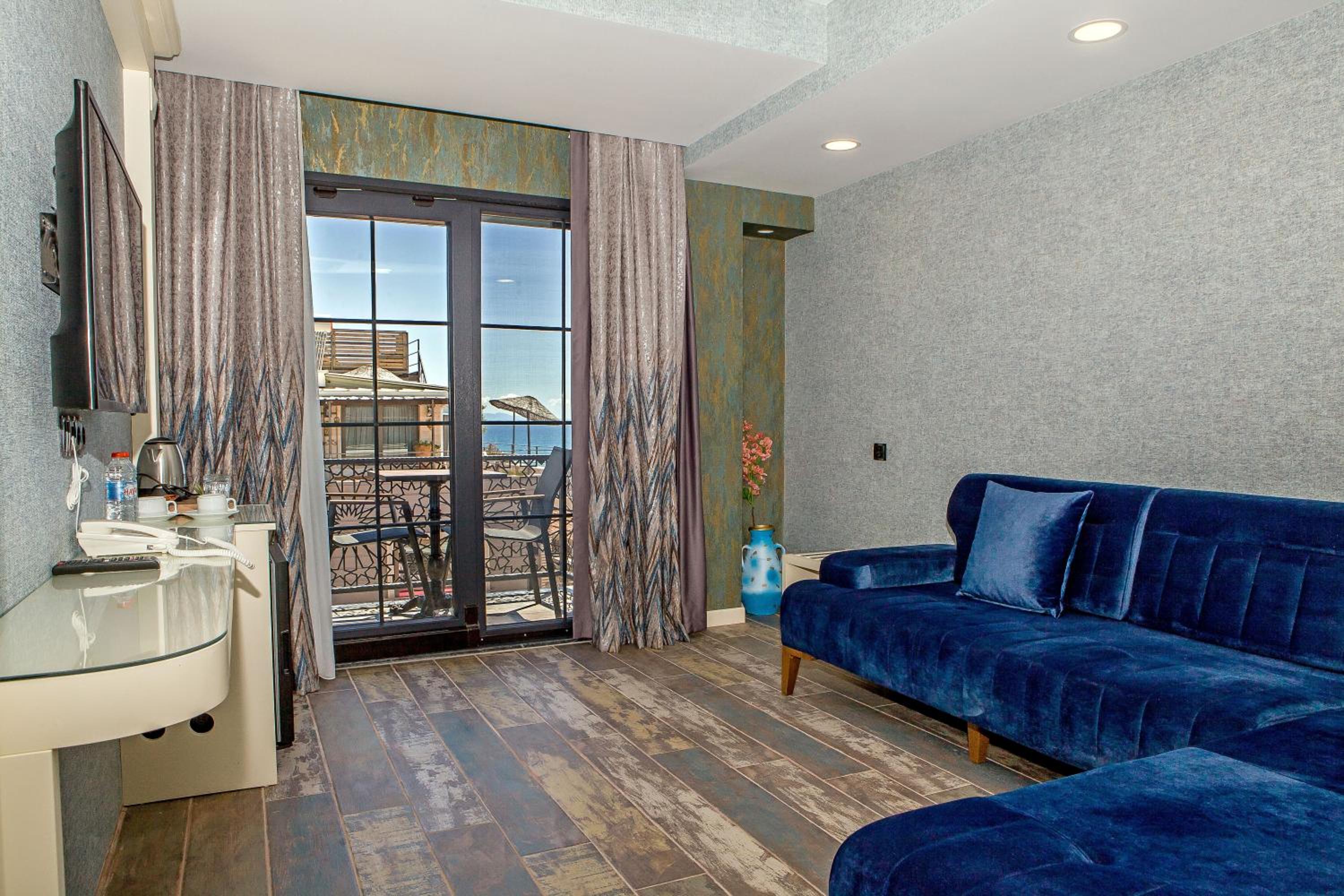 THE LEA HOTELS & SUITE - Image 23