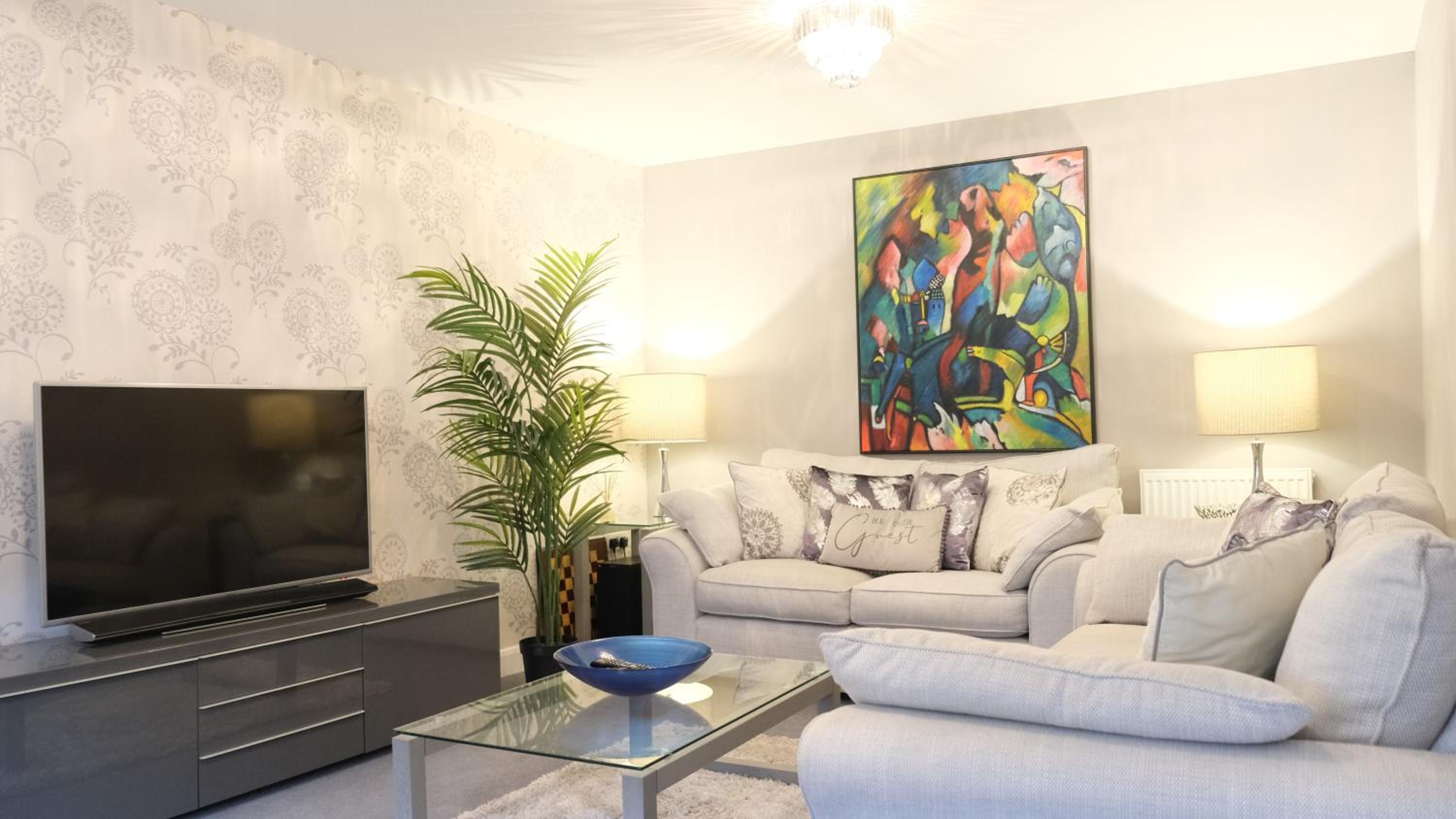 Spacious 4 Bedroom Home with Garden in Bedford view 5