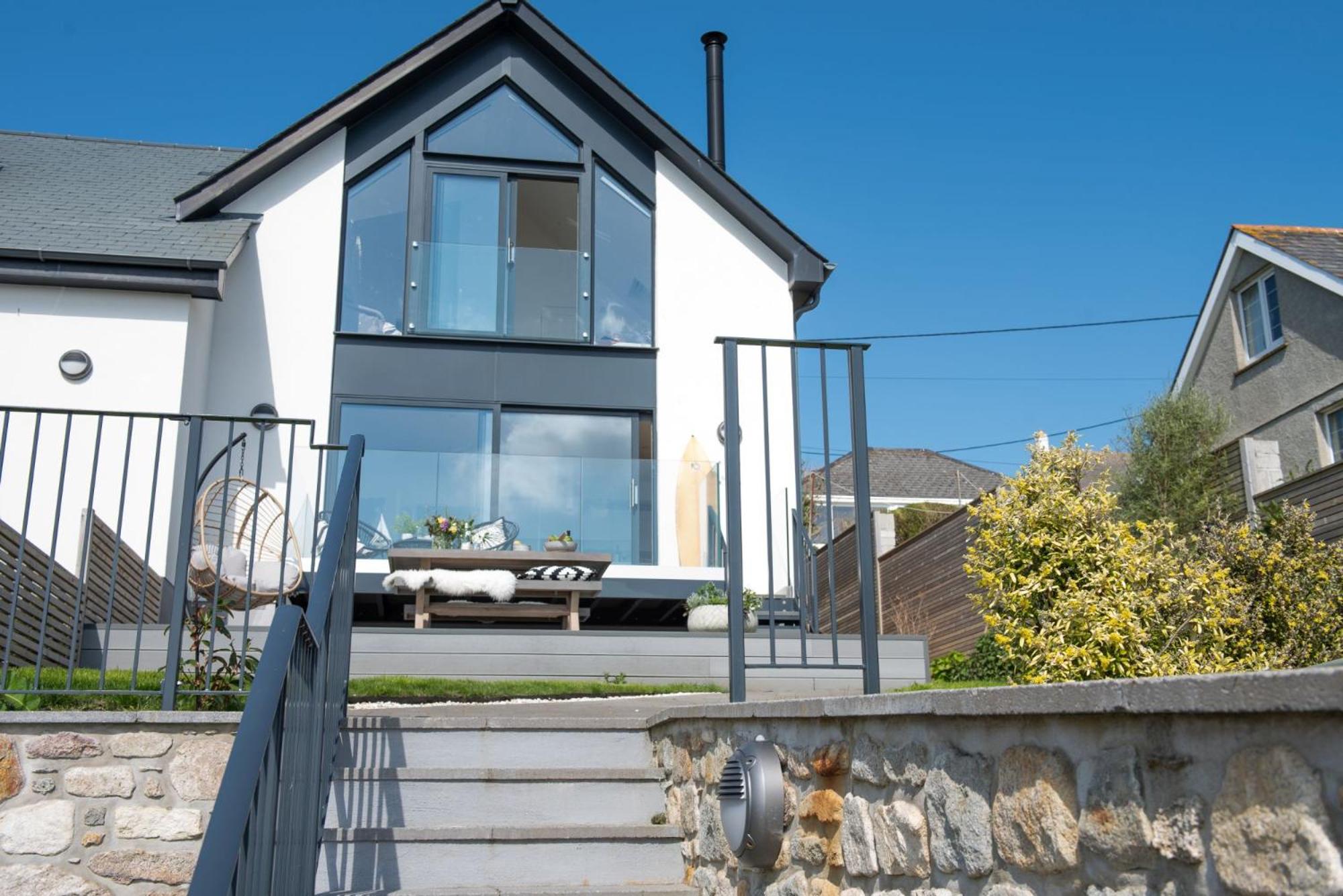 Ocean View, The Sands - Dog friendly, Parking, Sea view view 4