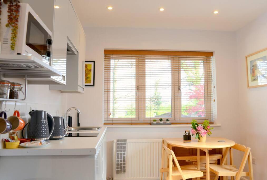 The Middlewood - Luxury self contained retreat view 4