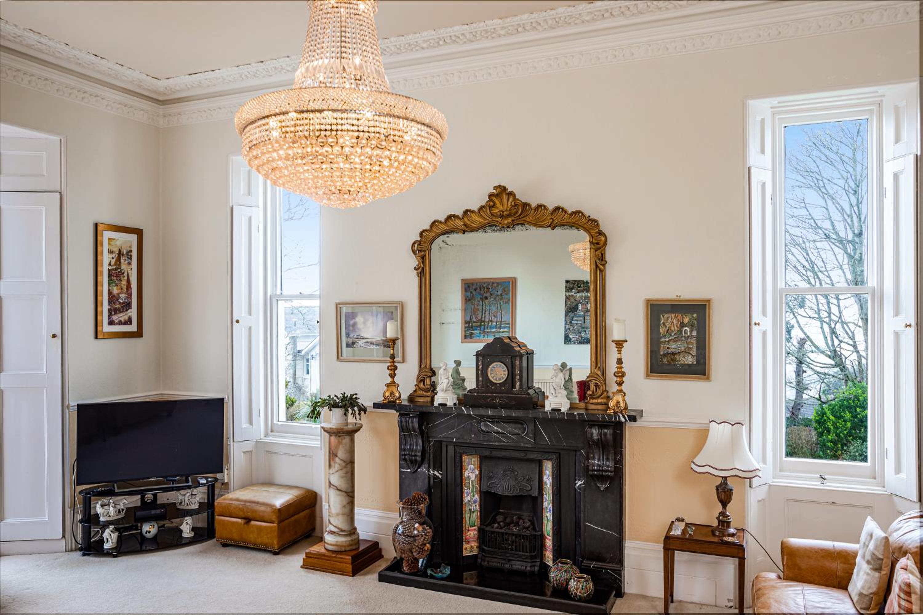Stunning Apartment in Victorian Villa with Garden view 2