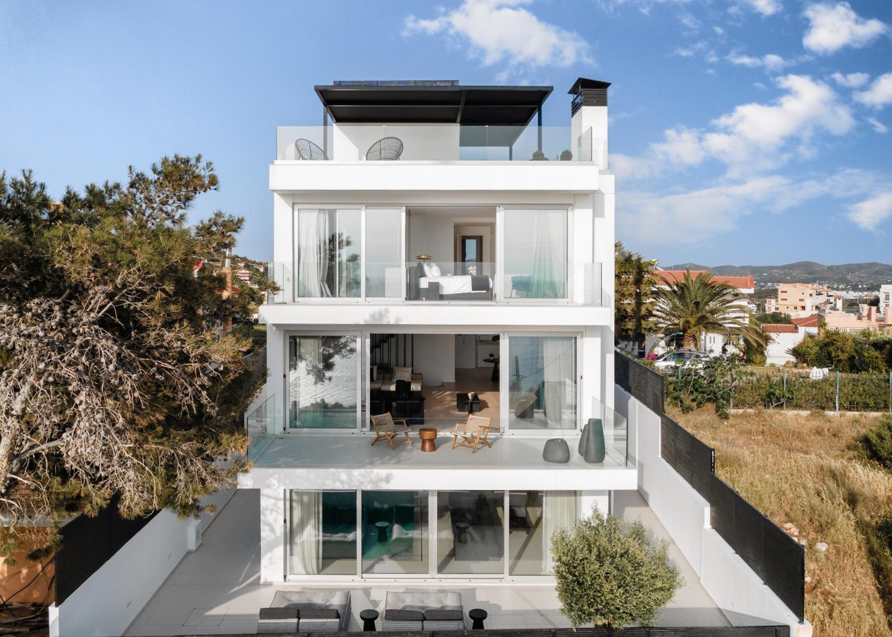 Hotel Black Stone Villa - Image 1