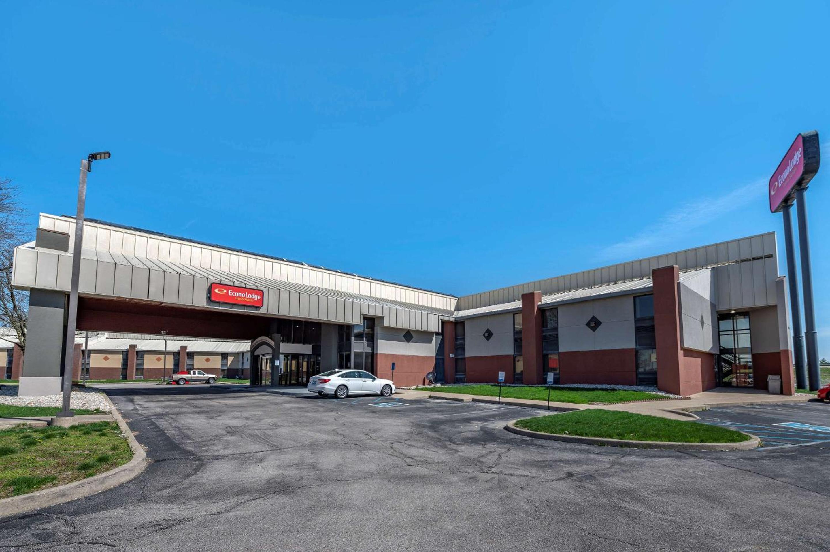 Econo Lodge Lafayette near University view 5