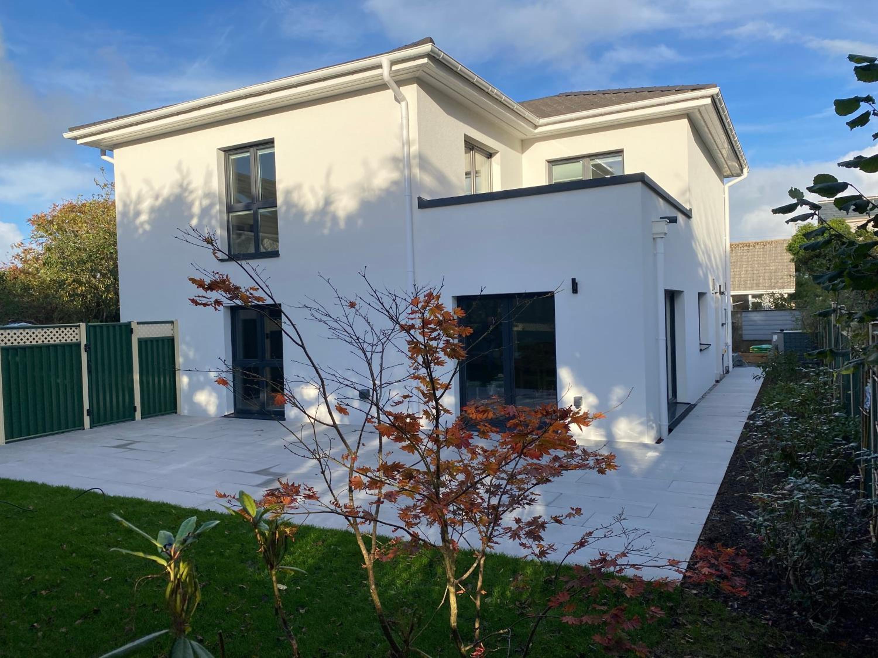 Sleeps8- EcoFriendly- KingBeds- FamilyFriendly view 2