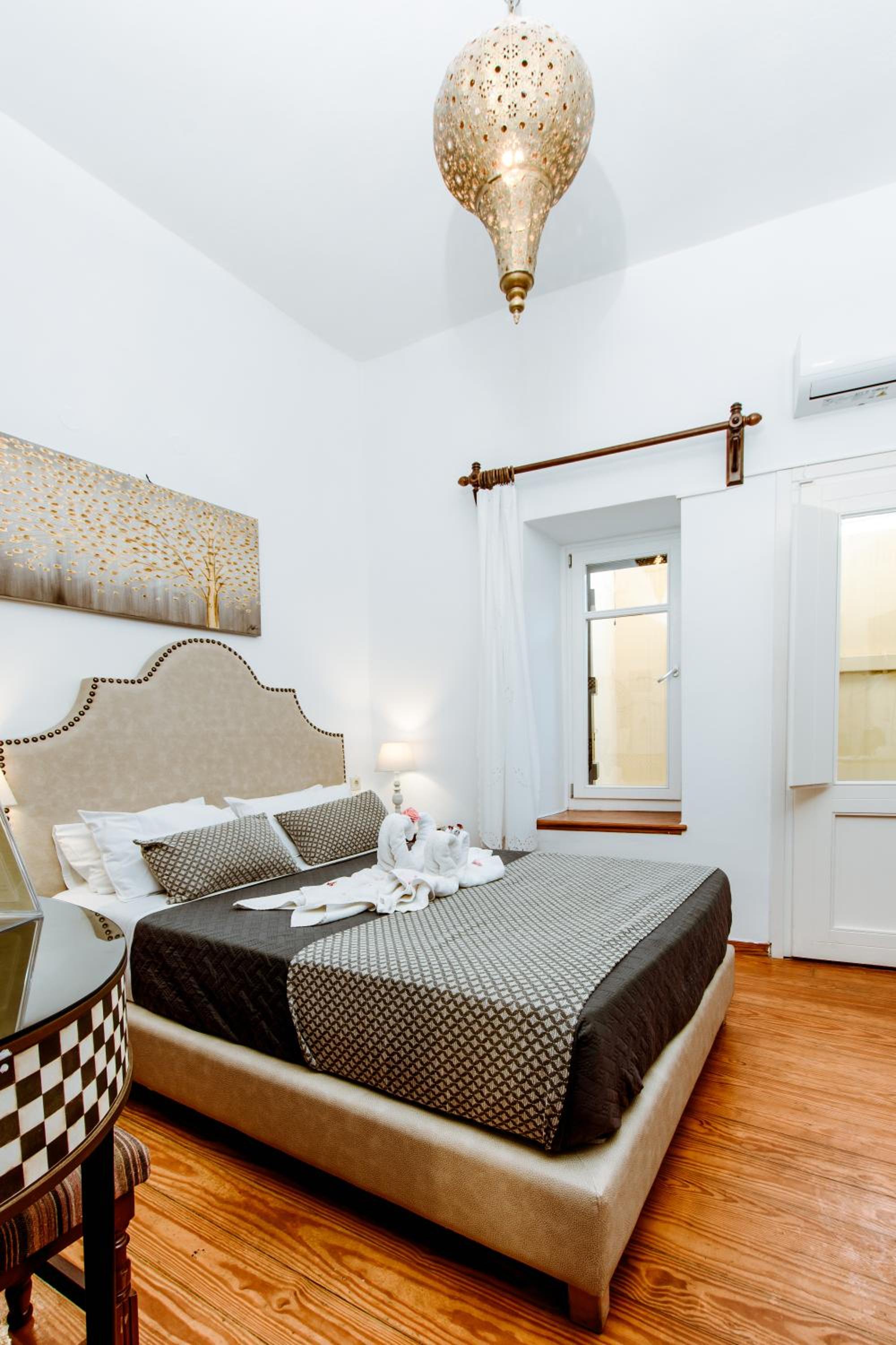 Bozzali Deluxe Hotel