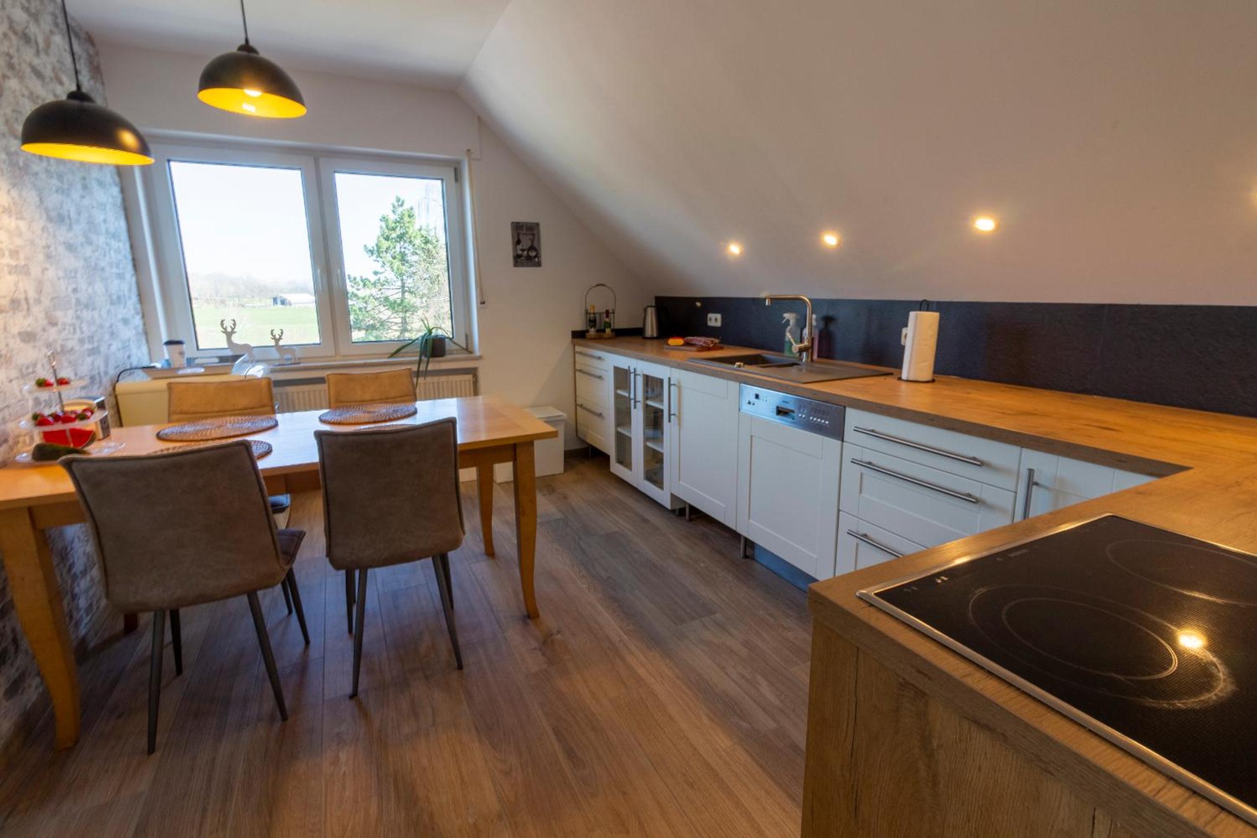 Ferienwohnung Kathis Eifelblick en Simmerath — kitchen