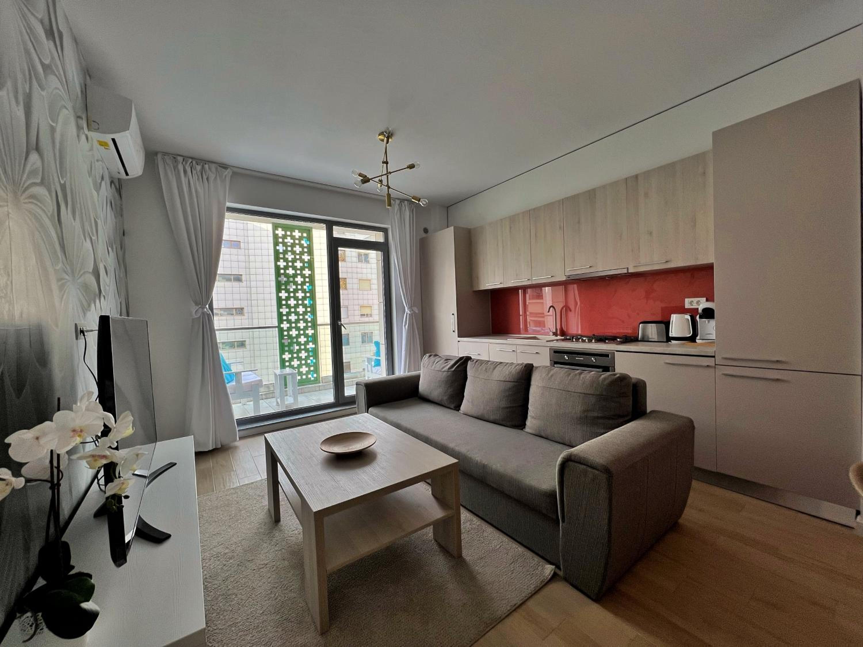Sea La Vie Apartment Mamaia view 5