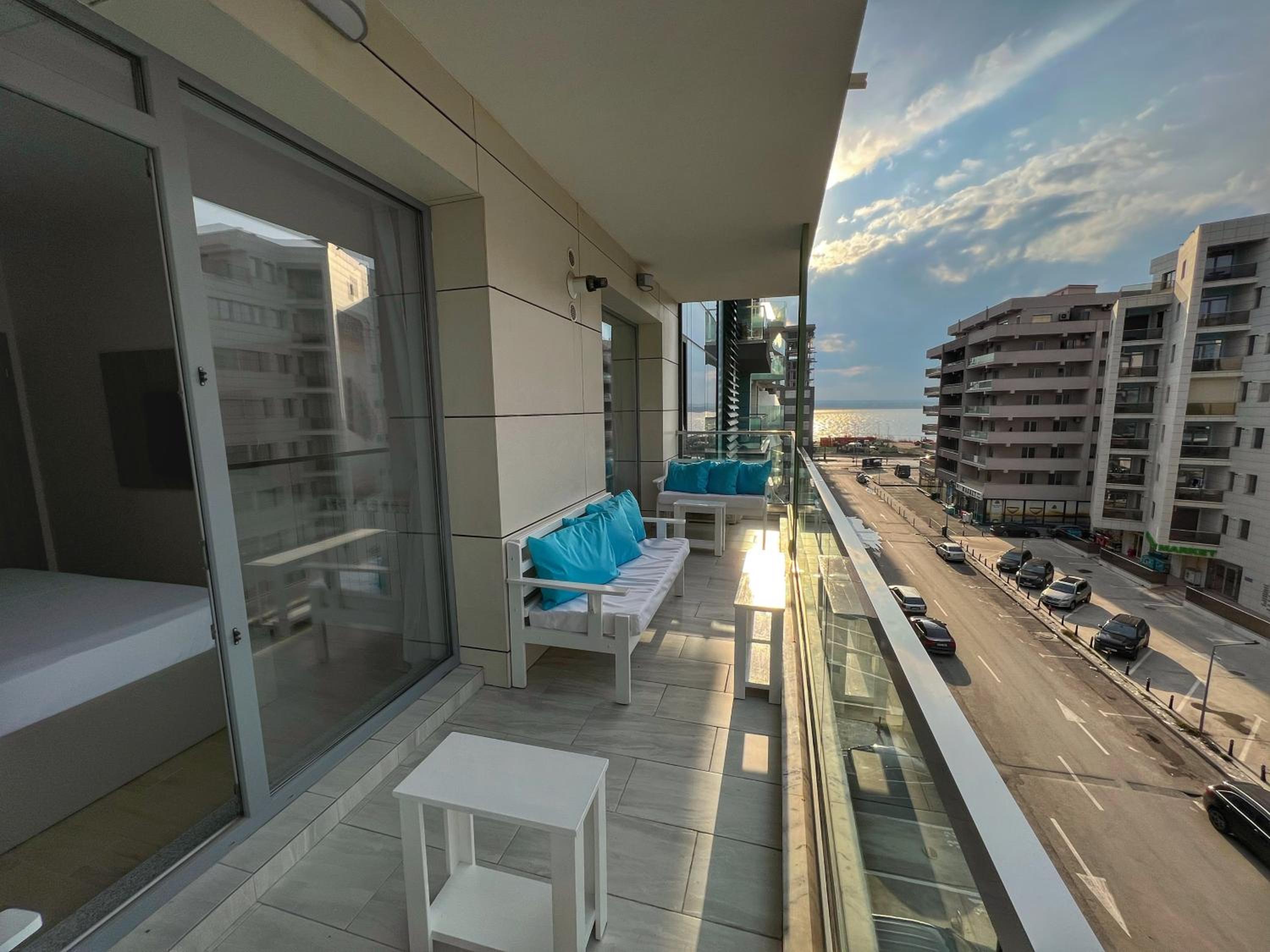 Sea La Vie Apartment Mamaia view 2