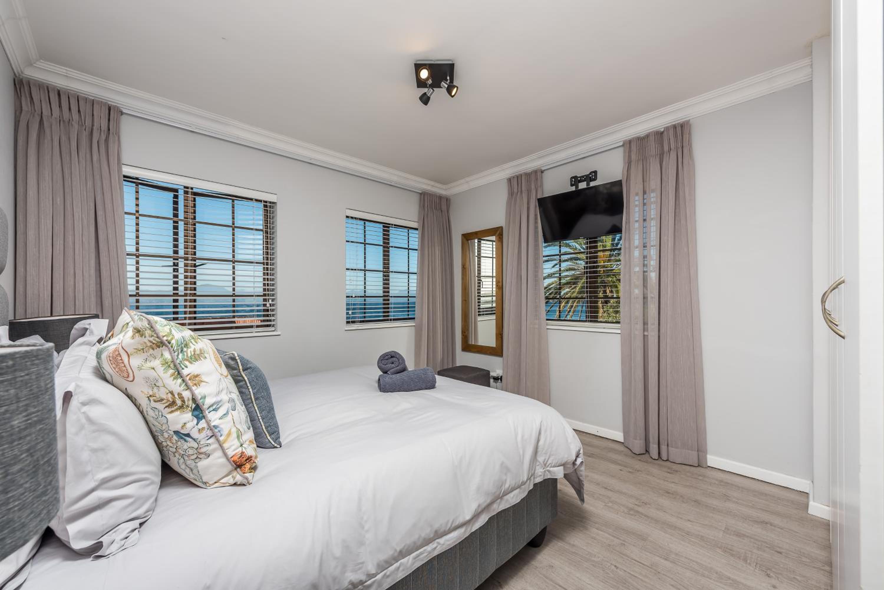 Beacon Wharf , George Hay 4 Holiday Accommodation view 4