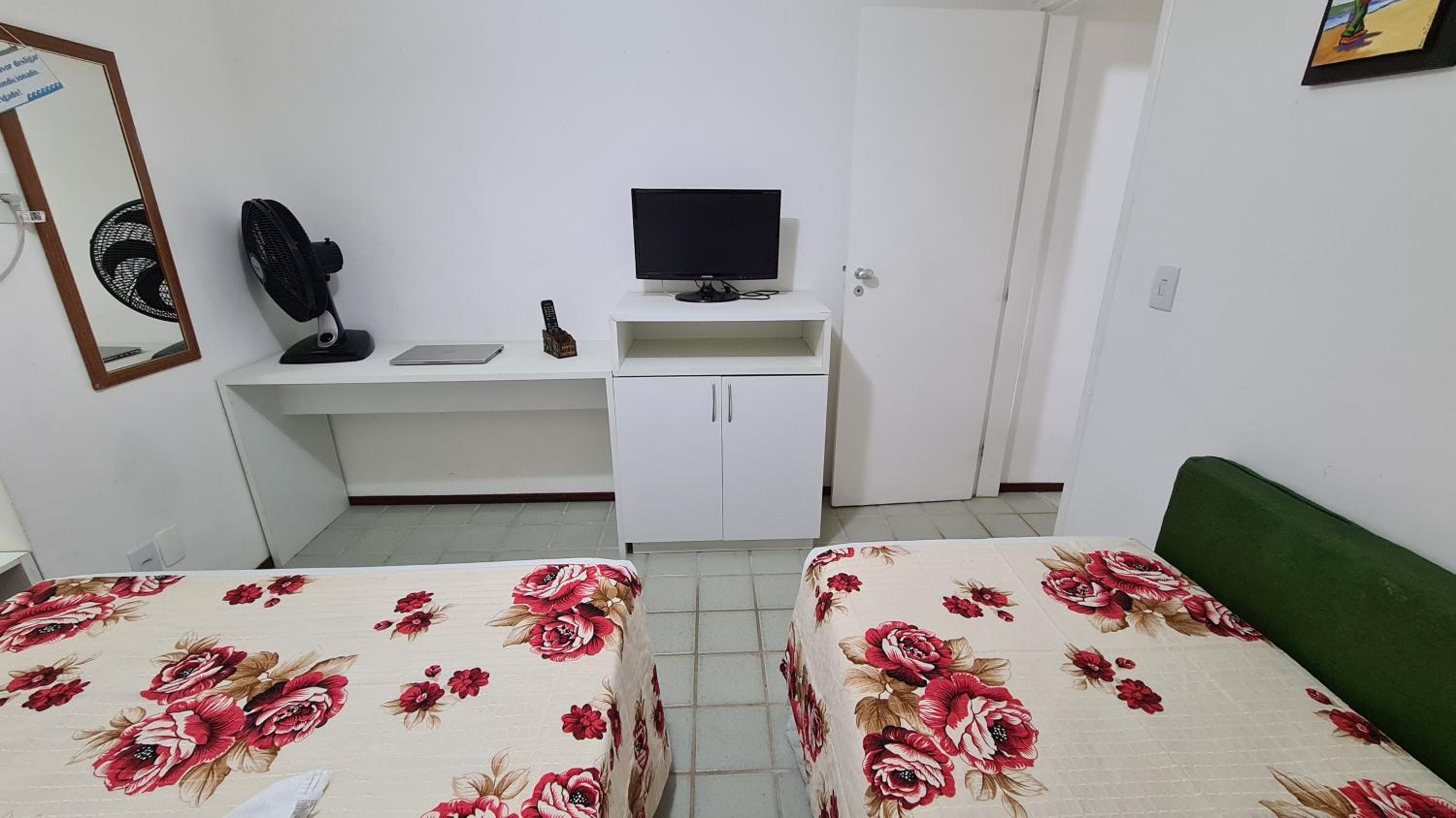 MARAVILHOSO FLAT NO ANCORAR
