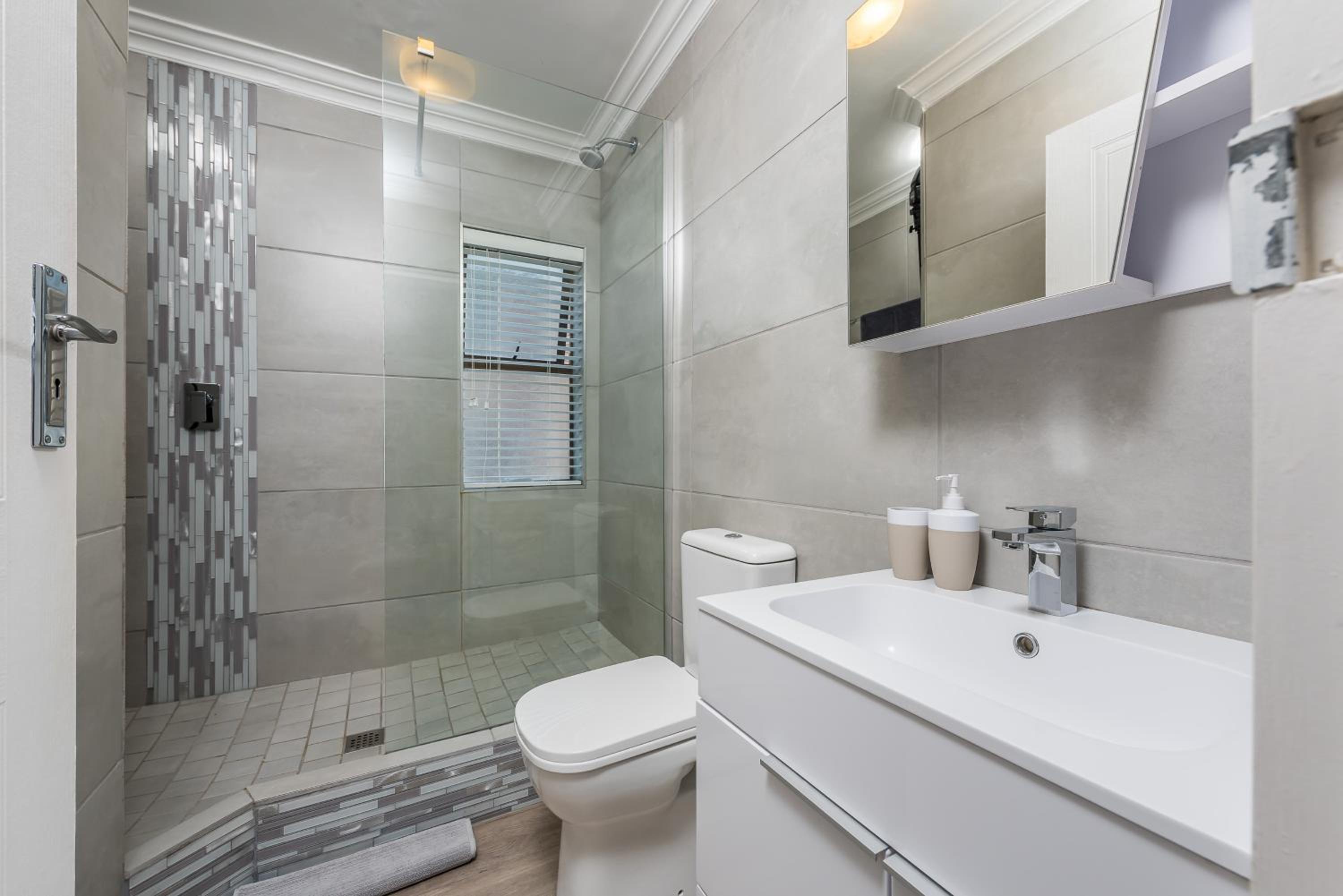 Beacon Wharf , George Hay 5 Seafront Accommodation view 5