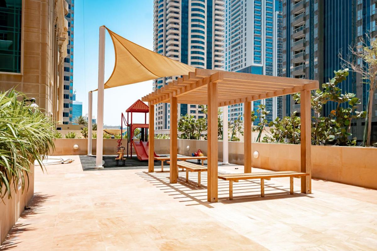 HiGuests - Chic Apt with Spectacular Aerial Sea Views