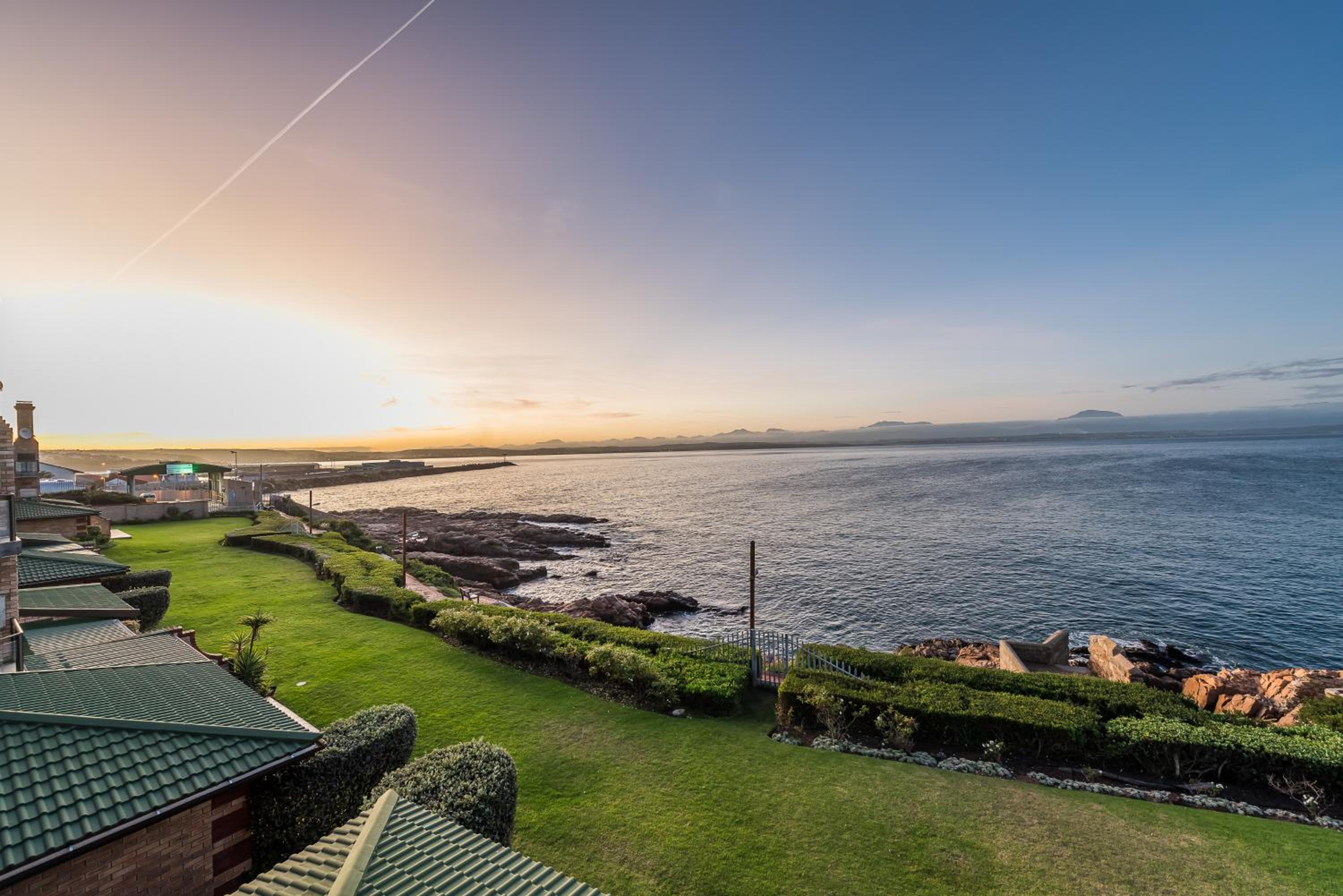Beacon Wharf , George Hay 5 Seafront Accommodation view 2