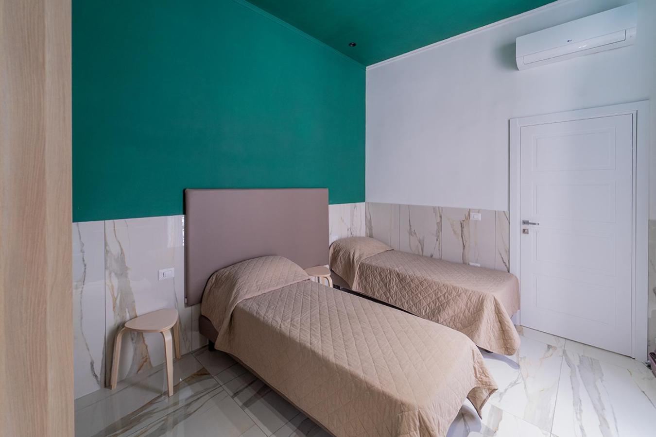 P.C. Boutique Medina H. Napoli Centro, by Clapa Group