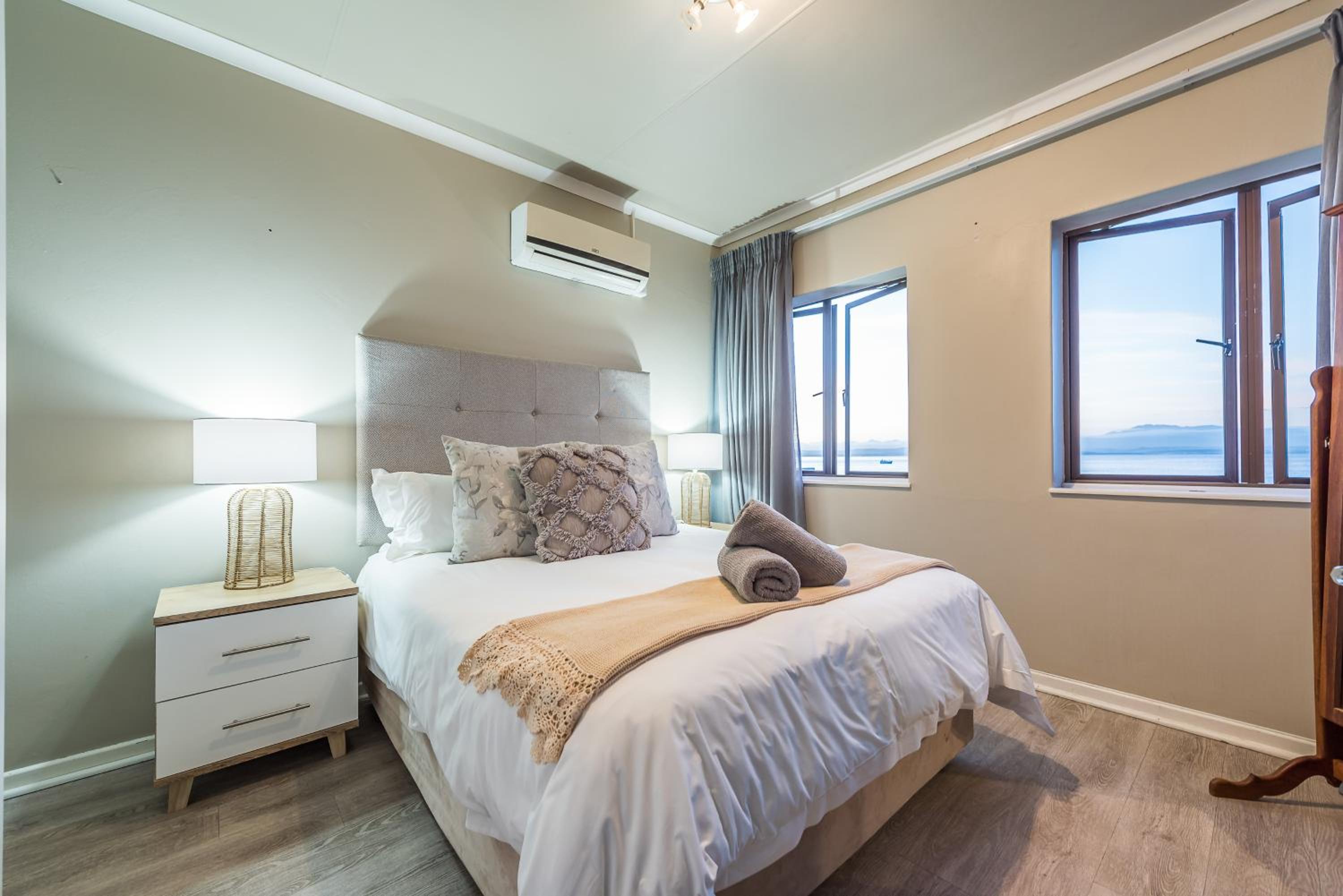 Beacon Wharf , George Hay 6 Seafront Accommodation